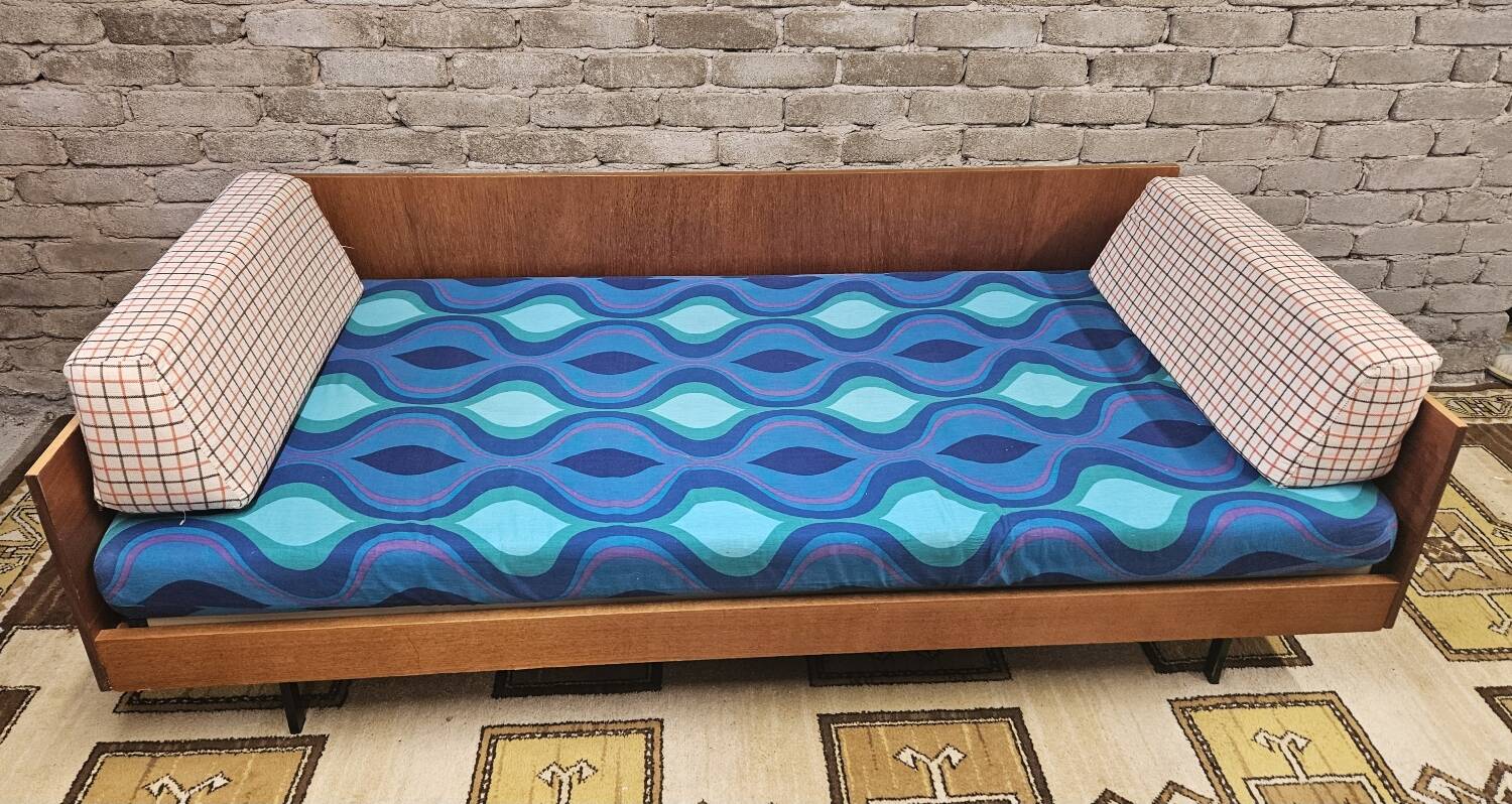 Vintage 1970s daybed
