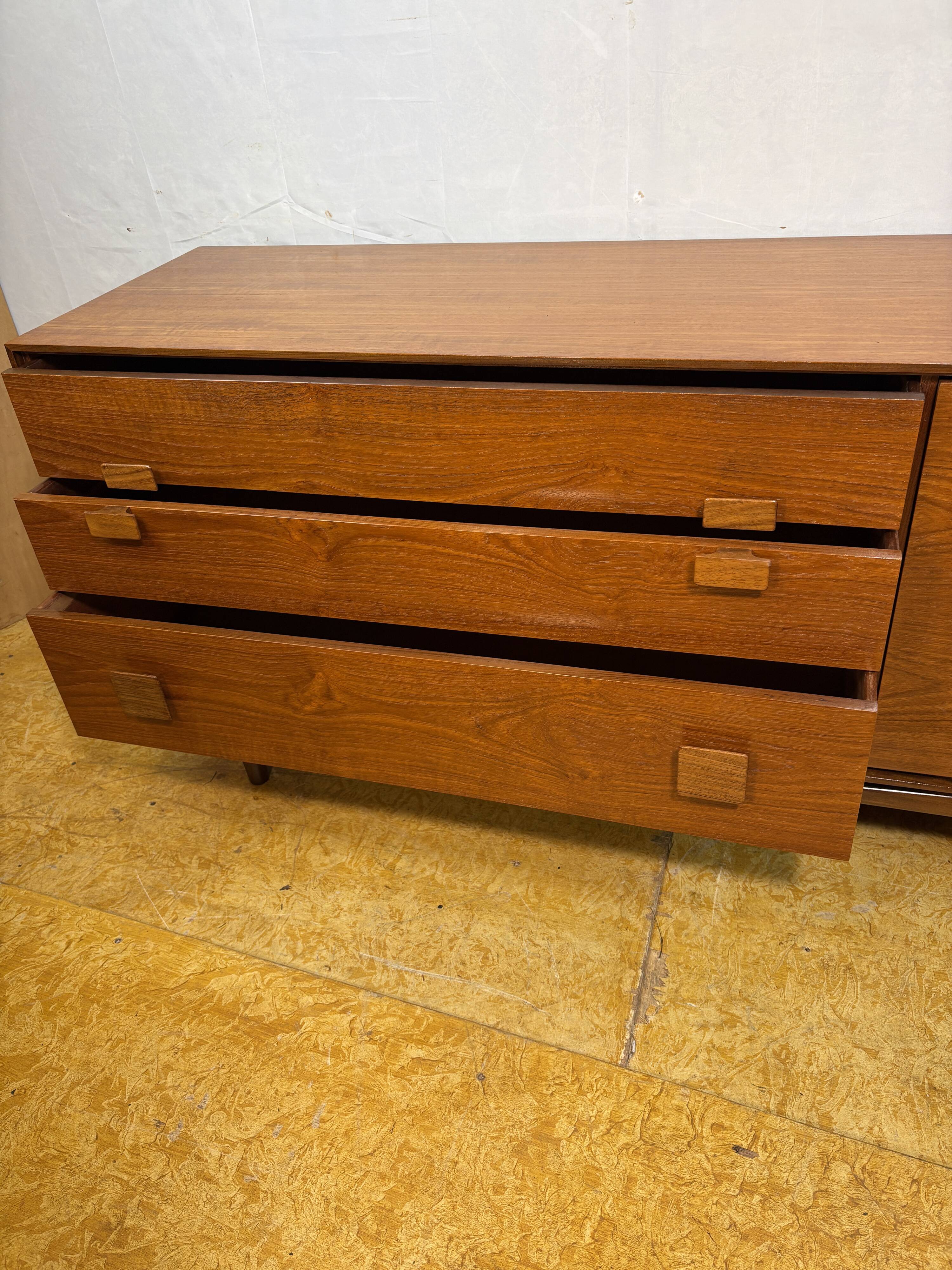 Buffet en teck rétro vintage des années 50 par G Plan conçu par Ib Kofod-Larsen