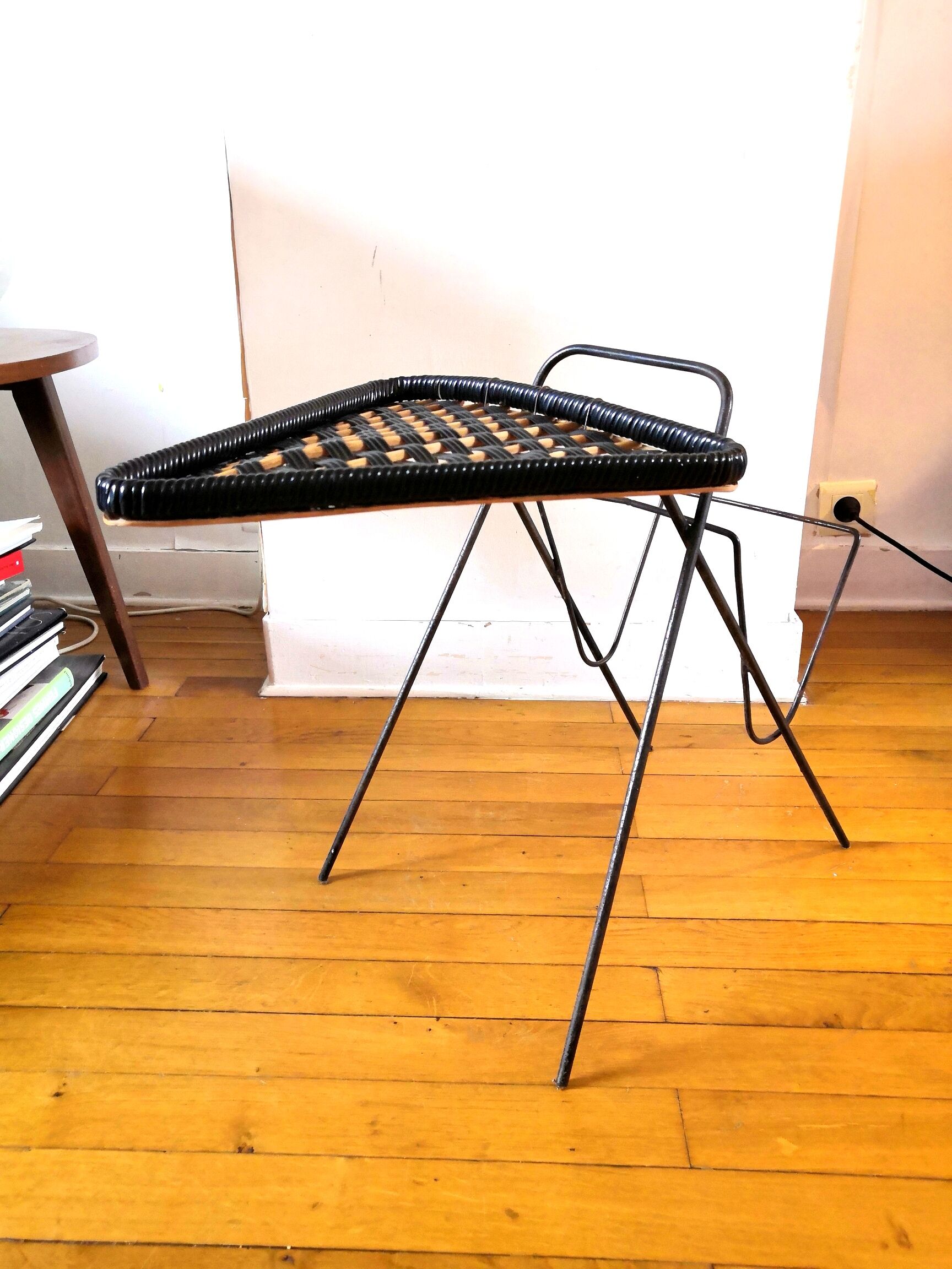 End of sofa, door reviews free form design 50s