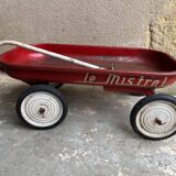 Old child's pull-out cart "the mistral"