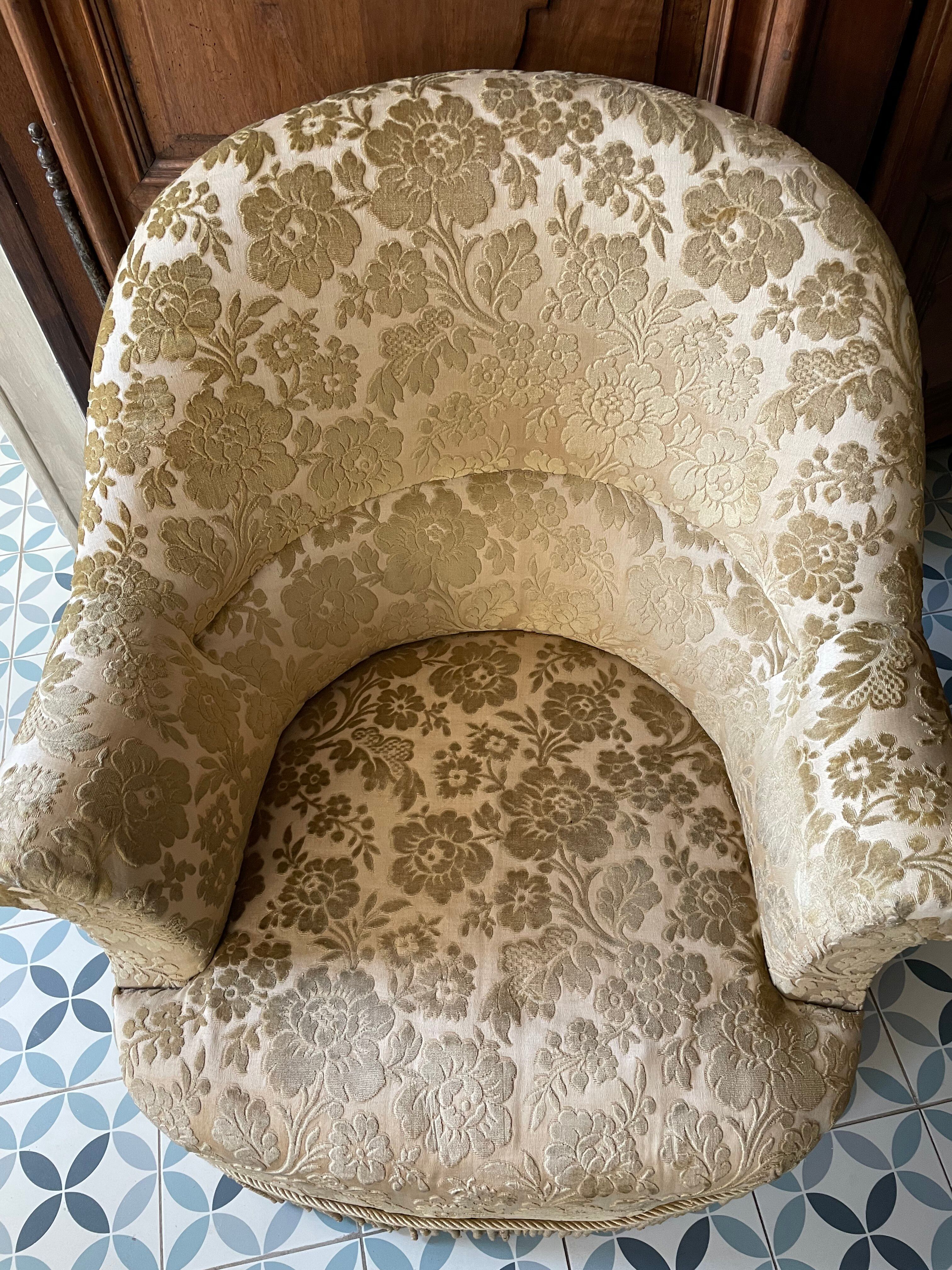 Toad chair