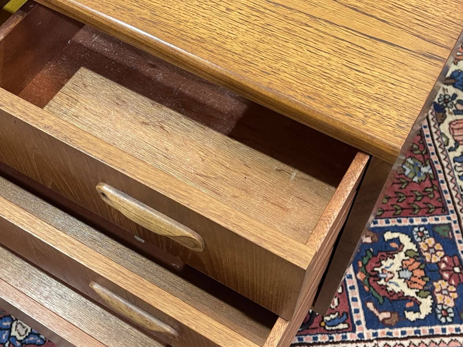 Commode 3 tiroirs GPlan en teck des années 1970 avec pieds compas