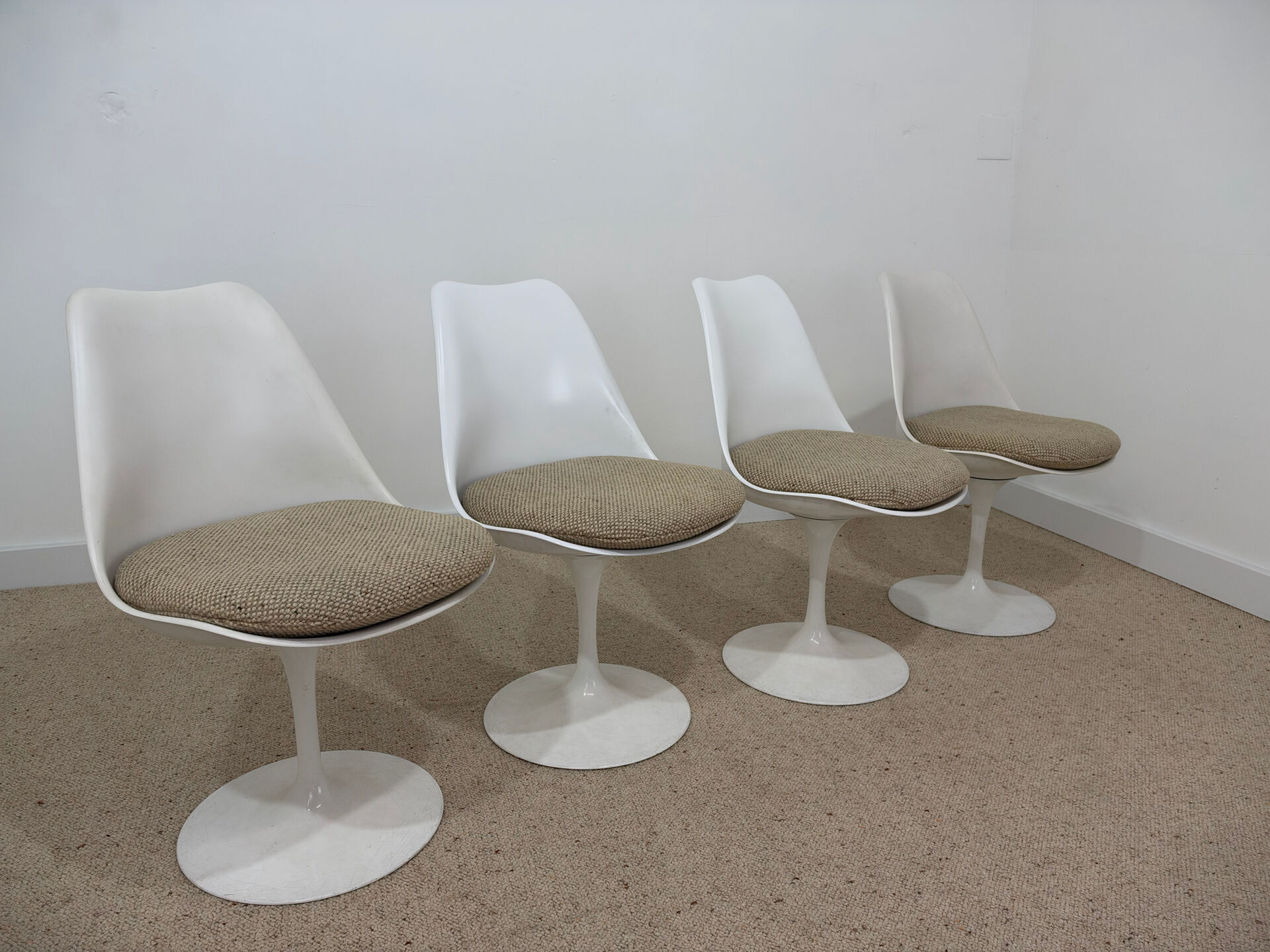 Set of 4 Tulip chairs by Knoll – Eero Saarinen – 1960s/70s