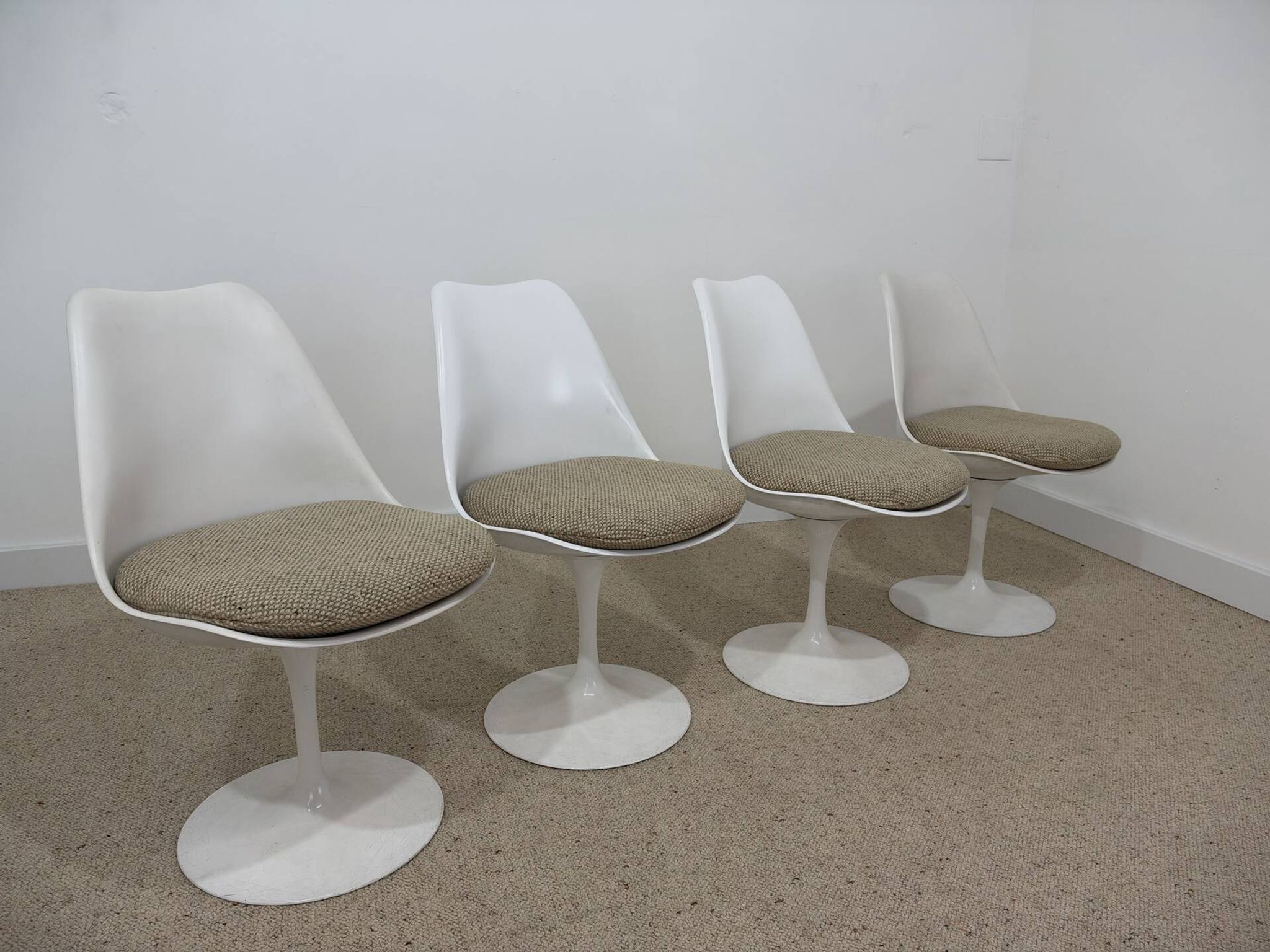 Set of 4 Tulip chairs by Knoll – Eero Saarinen – 1960s/70s