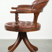 Chaise de bureau Chesterfield rotative en cuir de vache marron
