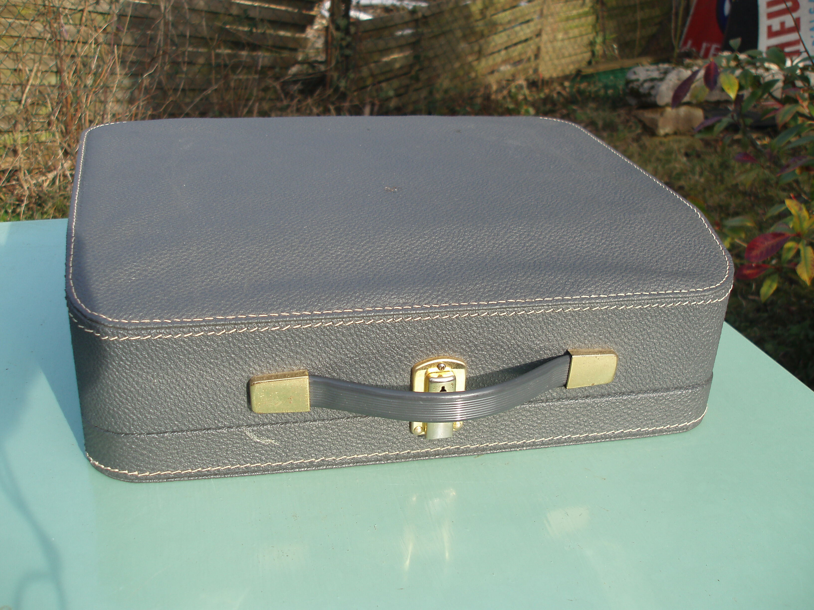 Typewriter in very good condition revised japy inter with his satchel