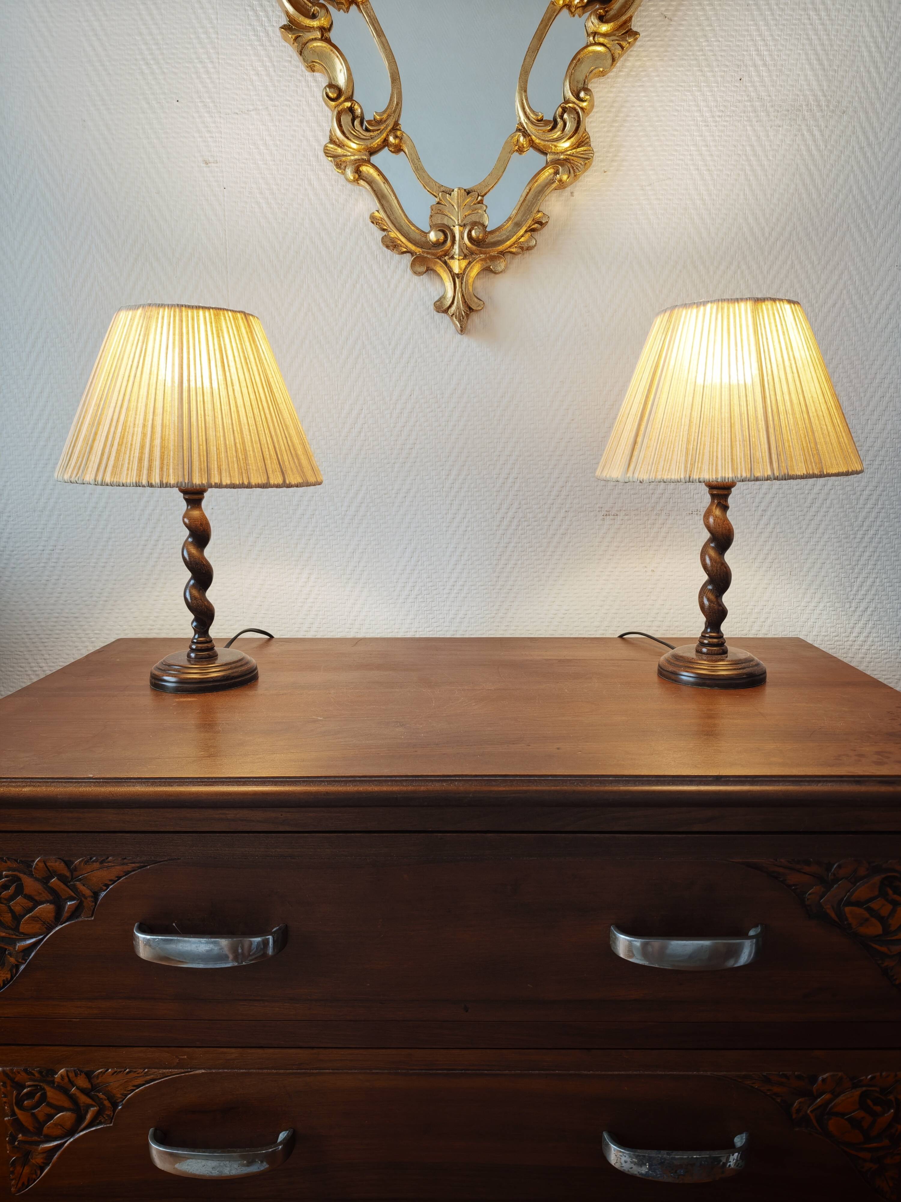 Paire de lampes vintage en bois tourné