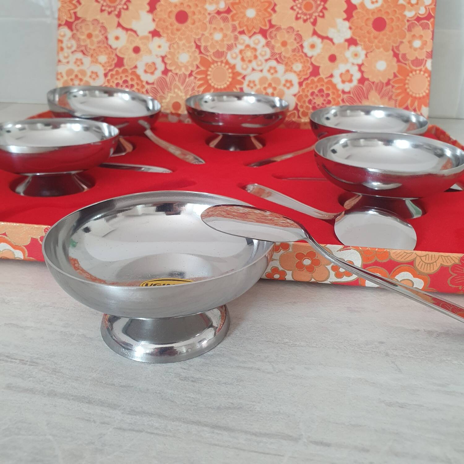 Set of 6 stainless steel 18/10 Uginox bowls