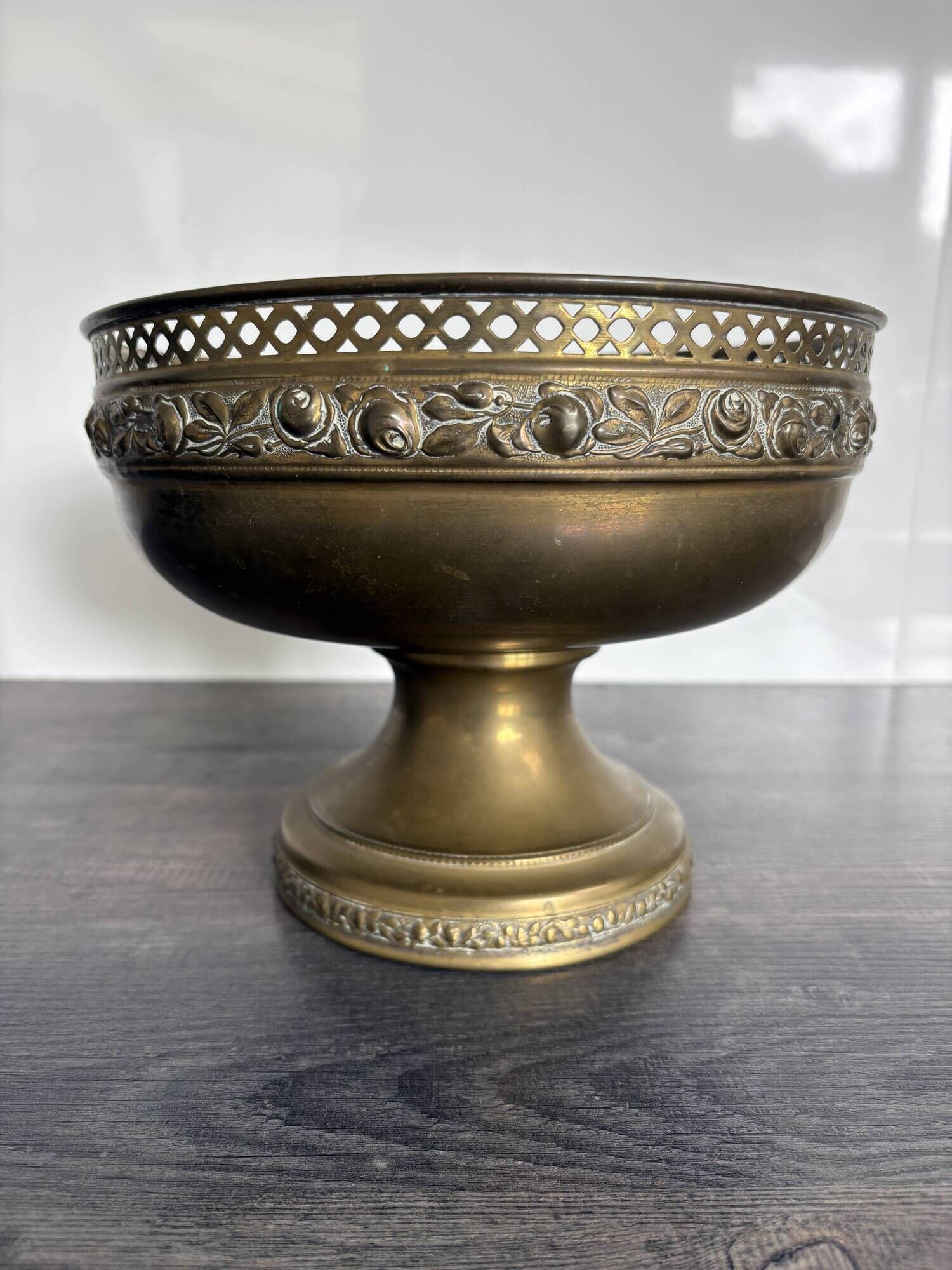Vintage brass footed bowl, Italian decoration.