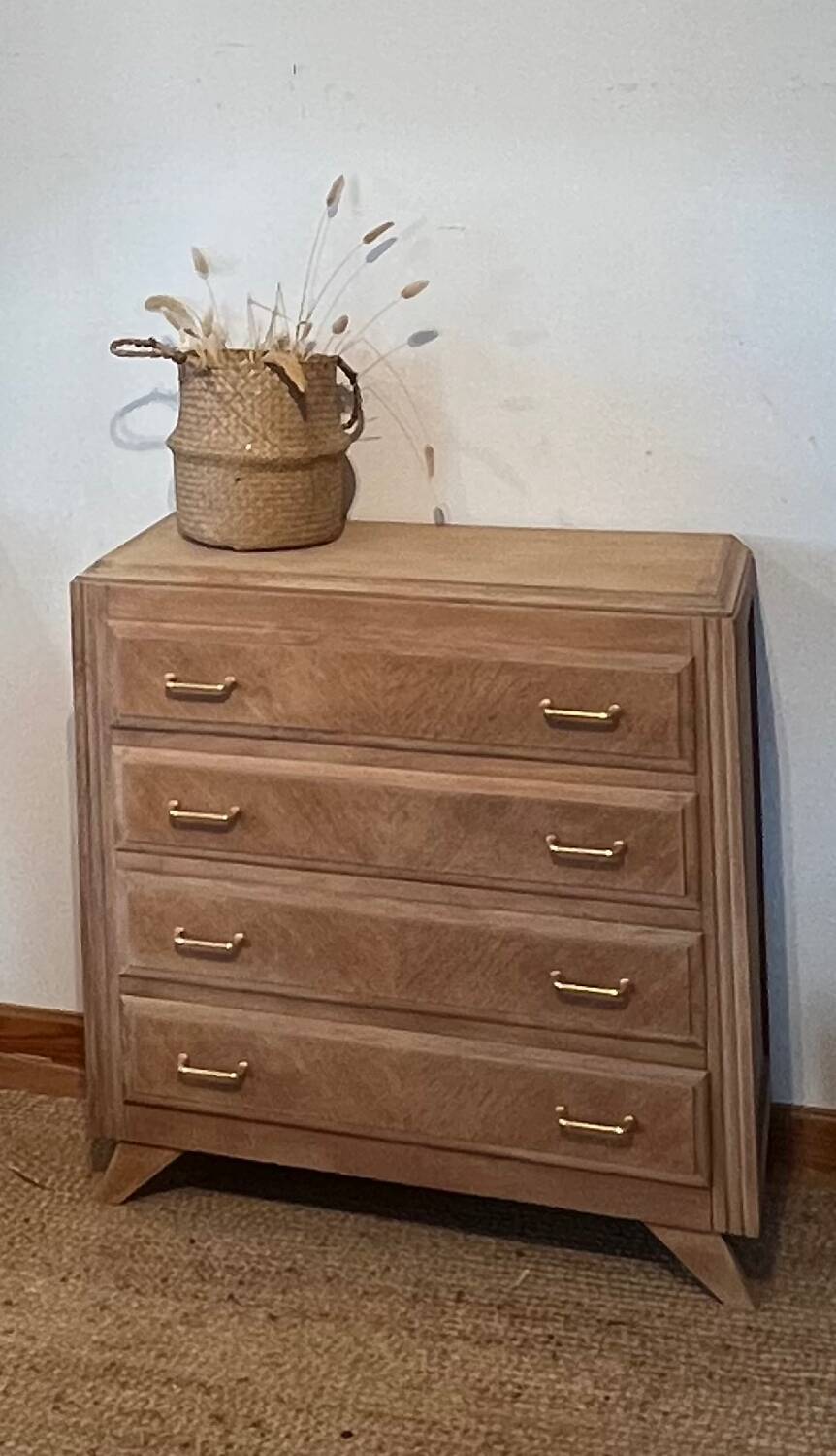 Vintage oak commode with tapered legs.