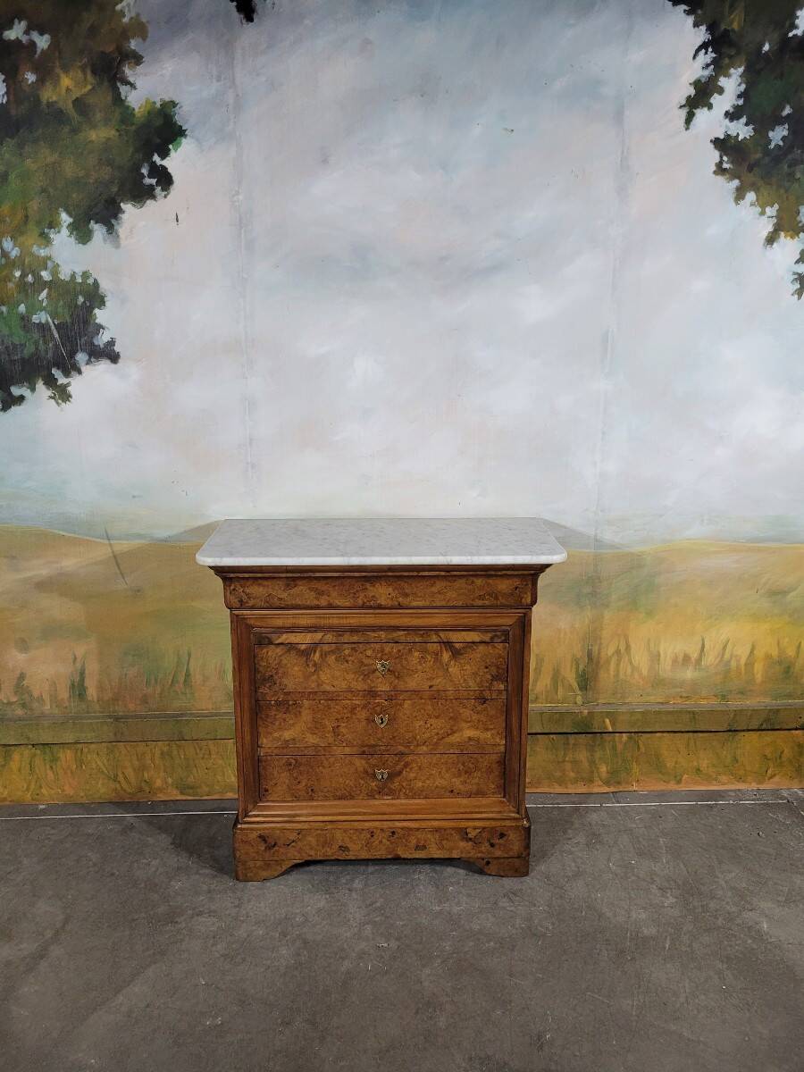 Petite commode époque Louis Philippe en noyer