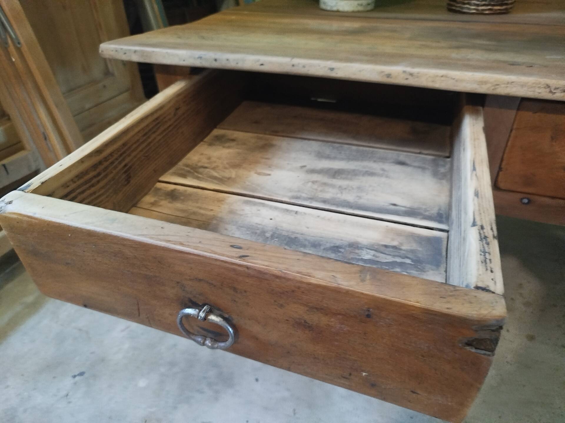 Table basse de ferme ancienne