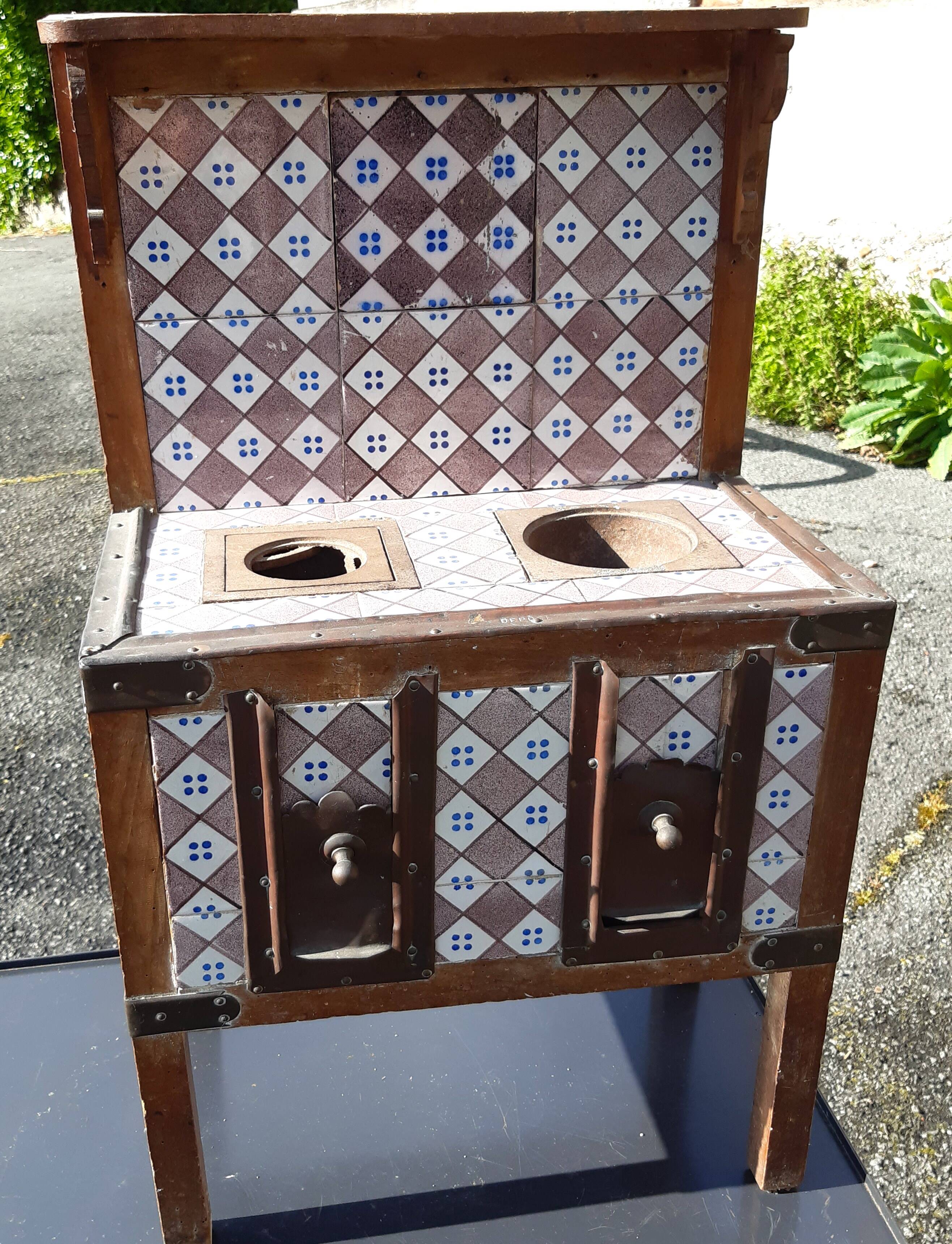 doll's stove for cooking, 1900