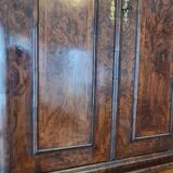 Antique Dutch corner cabinet in burl – two-body cabinet from the 19th century