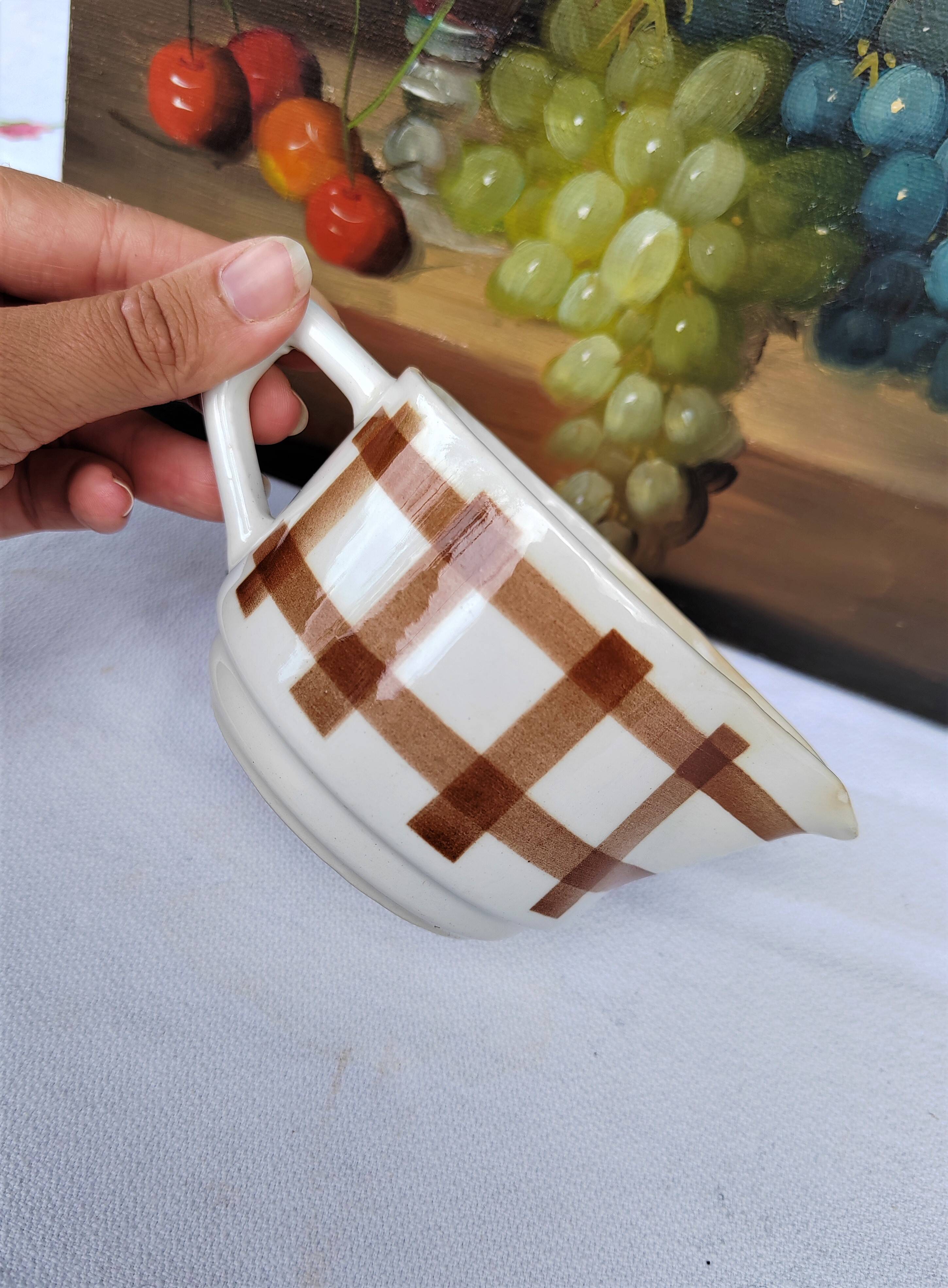 Cream pot brown grid decoration - Moulin des loups