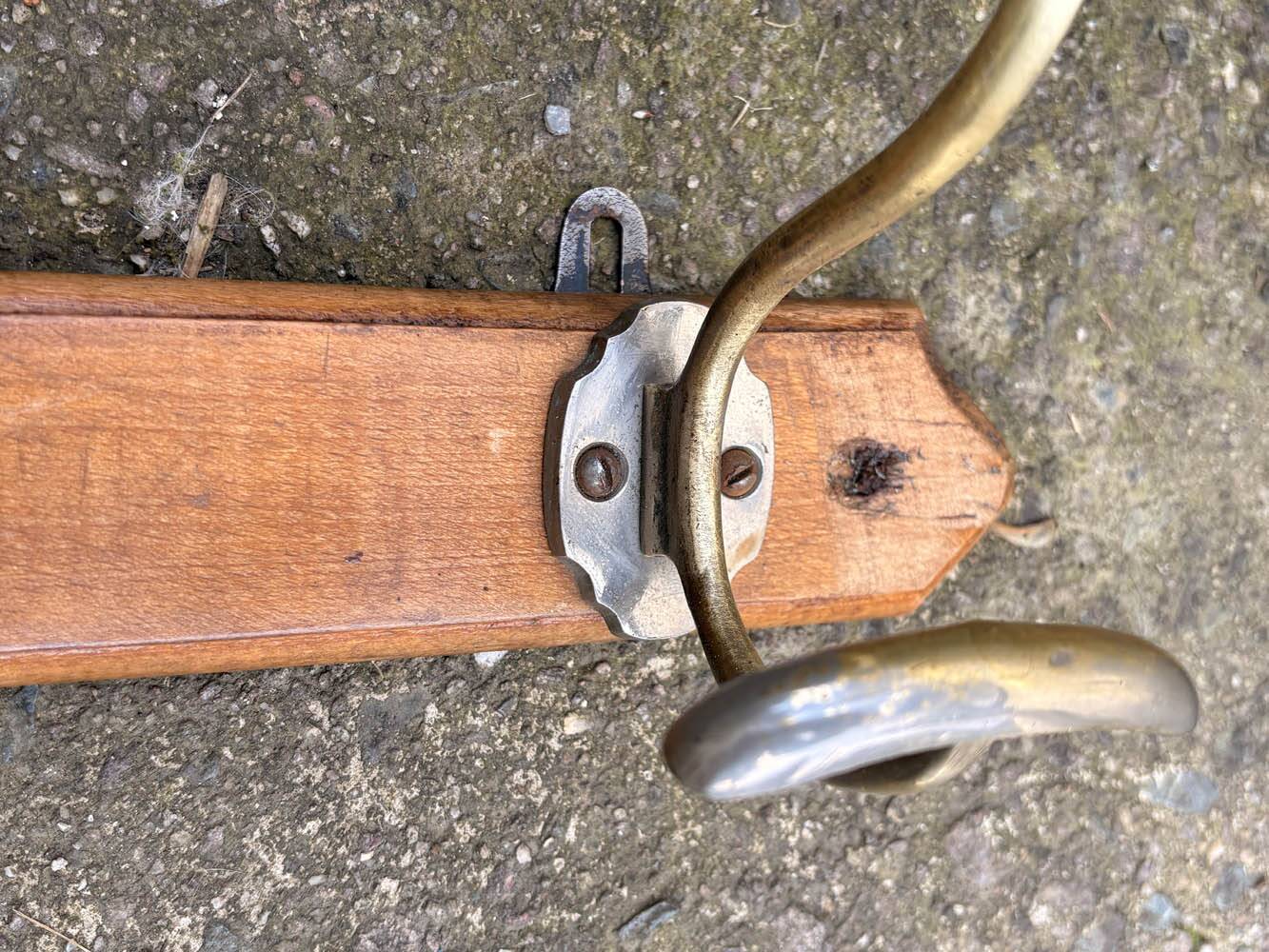 Large vintage wall coat rack with 5 brass and wood hooks – bistro
