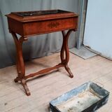 Mahogany planter