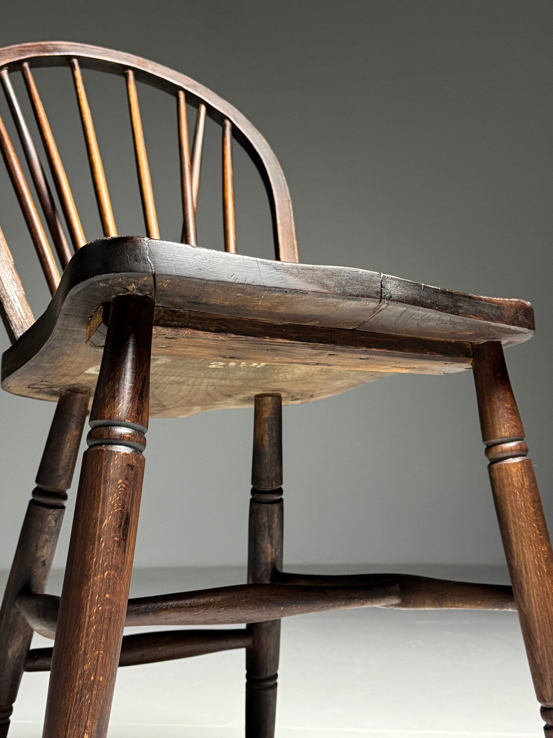 Set of 4 Windsor dining chairs