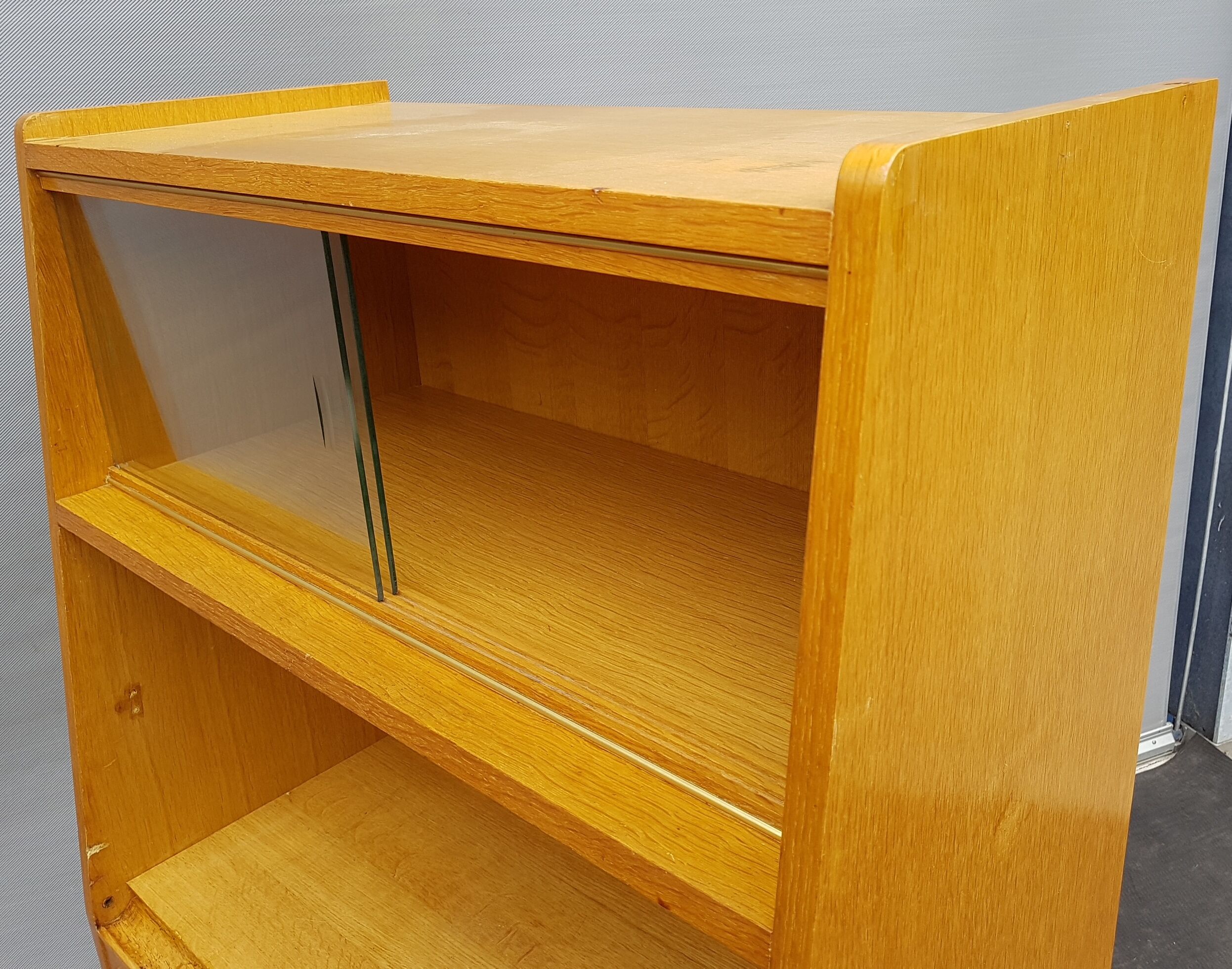 Library oak showcase 1950 feet compass