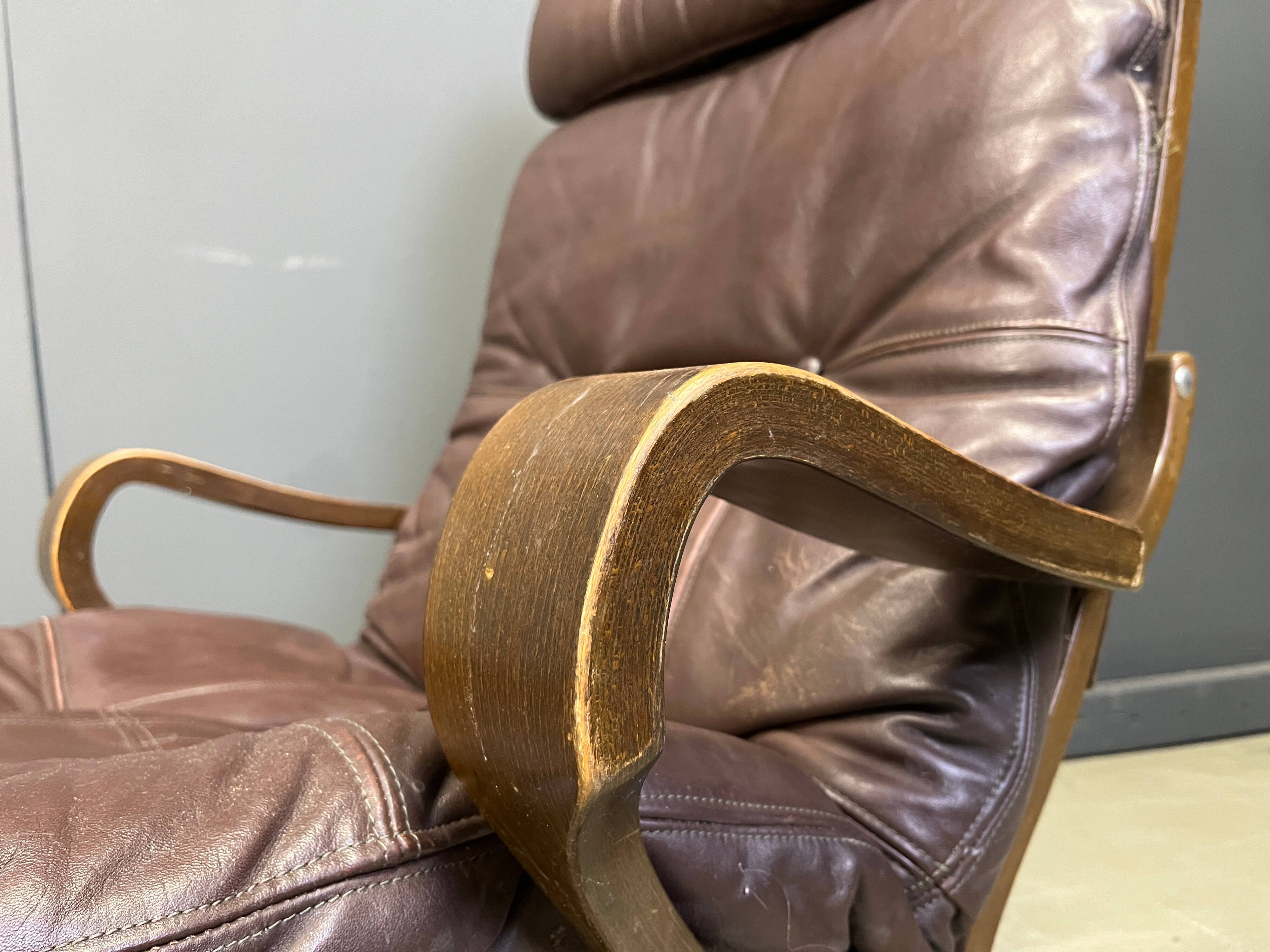 Vintage Scandinavian leather and bentwood armchair, 1970s