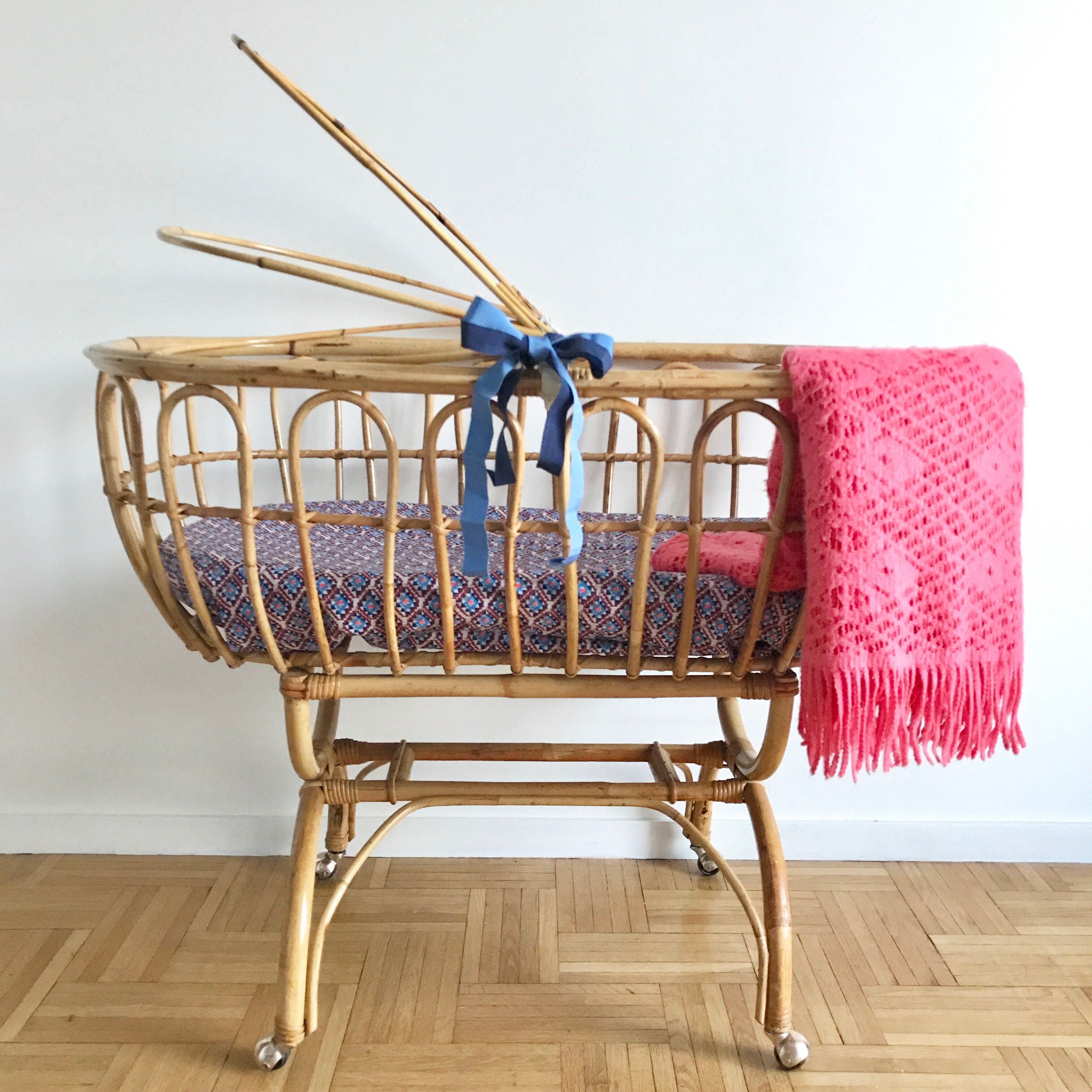 Lit Bébé Vintage En Rotin Et Osier - Berceau Ancien Ou Moïse - Déco Chambre - NEUF