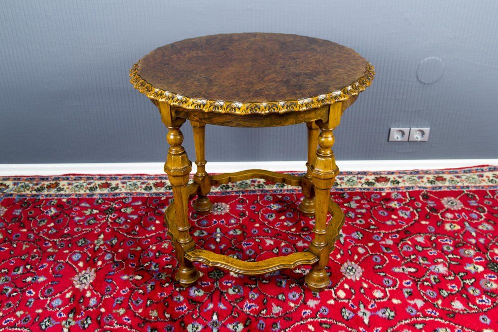 Table d’appoint ronde française en noyer de Burr, années 1920