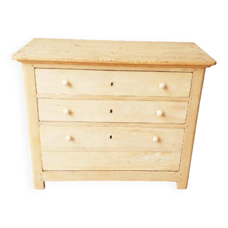 Antique chest of drawers