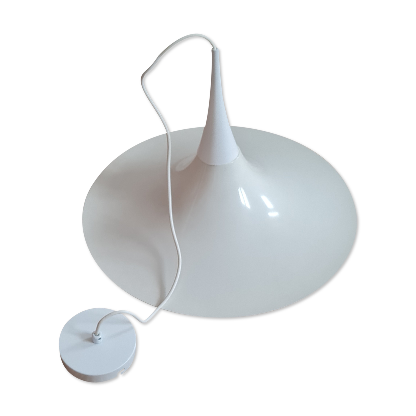 Scandinavian pendant lamp by Vrieland Design