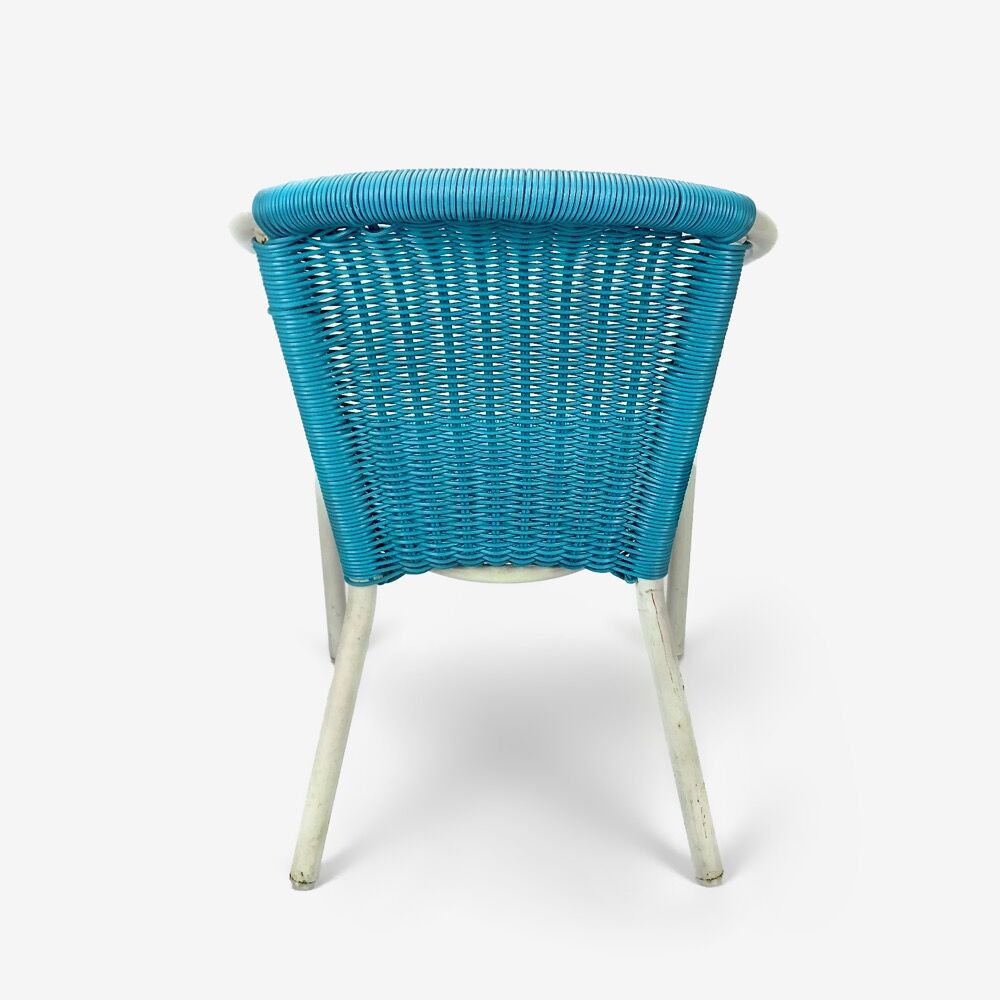 Children's armchair in white metal and turquoise blue scoubidou