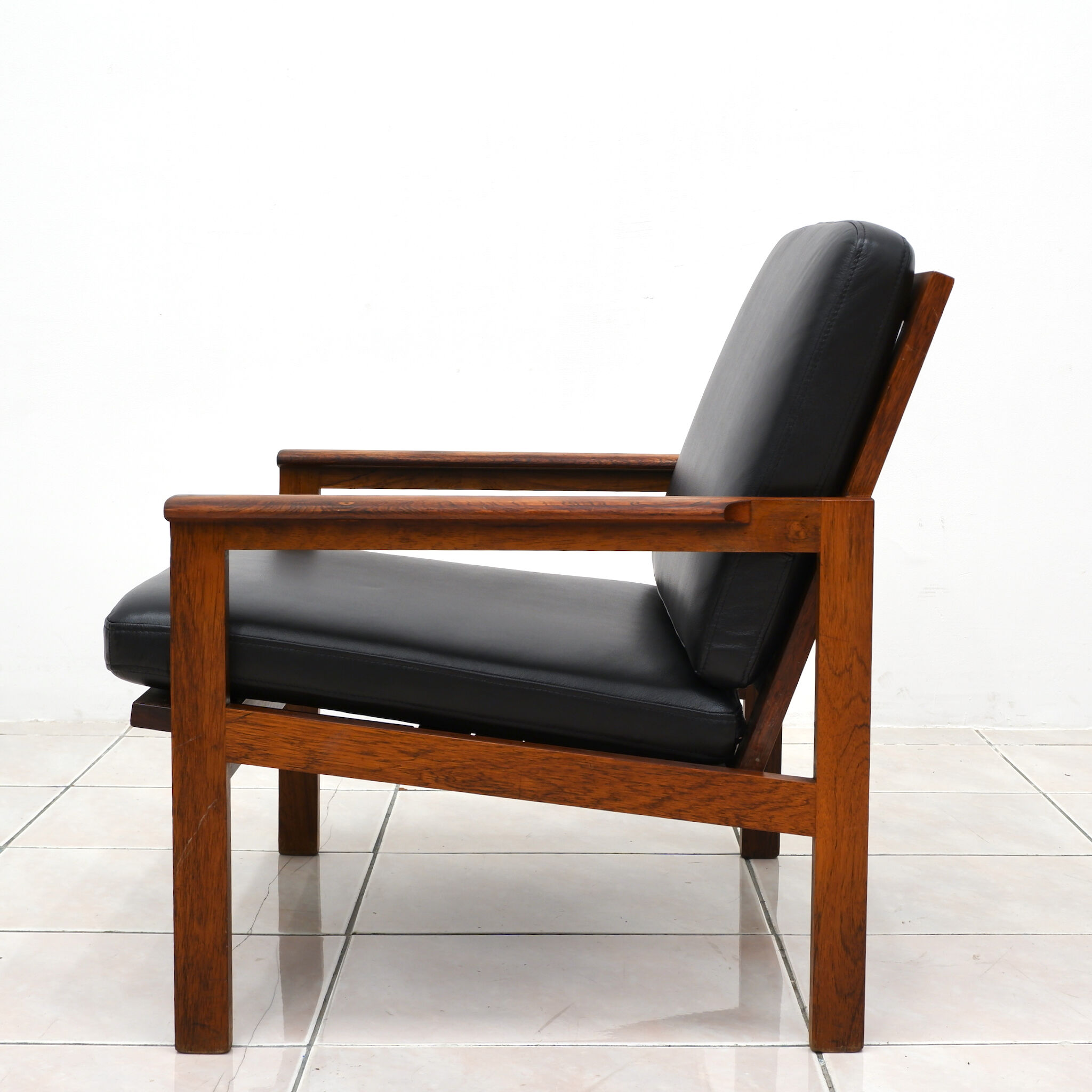 "Capella" seating group in rosewood by Niels Eilersen for Illum Wikkelsoe