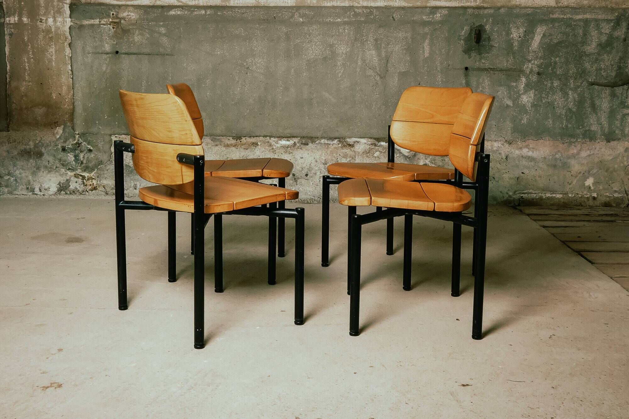 Martin Stoll - Set of four chairs in beech and black steel - c. 1980 - DE