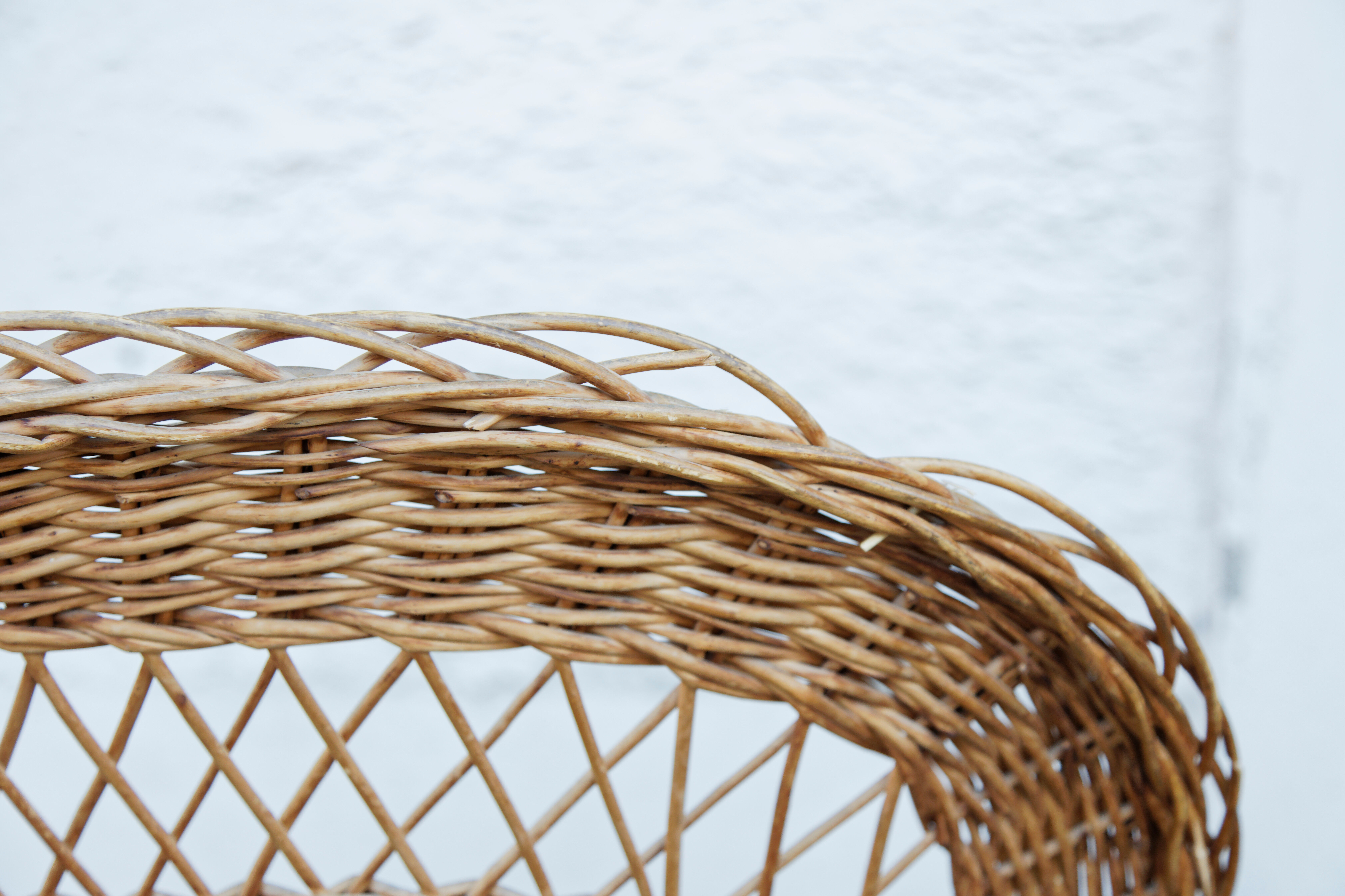 Armchair rotin braided