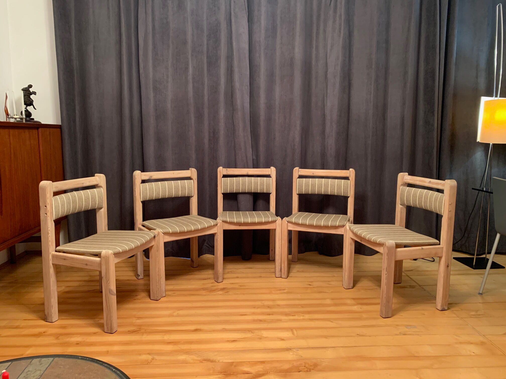 Set of five Thorsø Stolefabrik chairs, Denmark, 1970s.