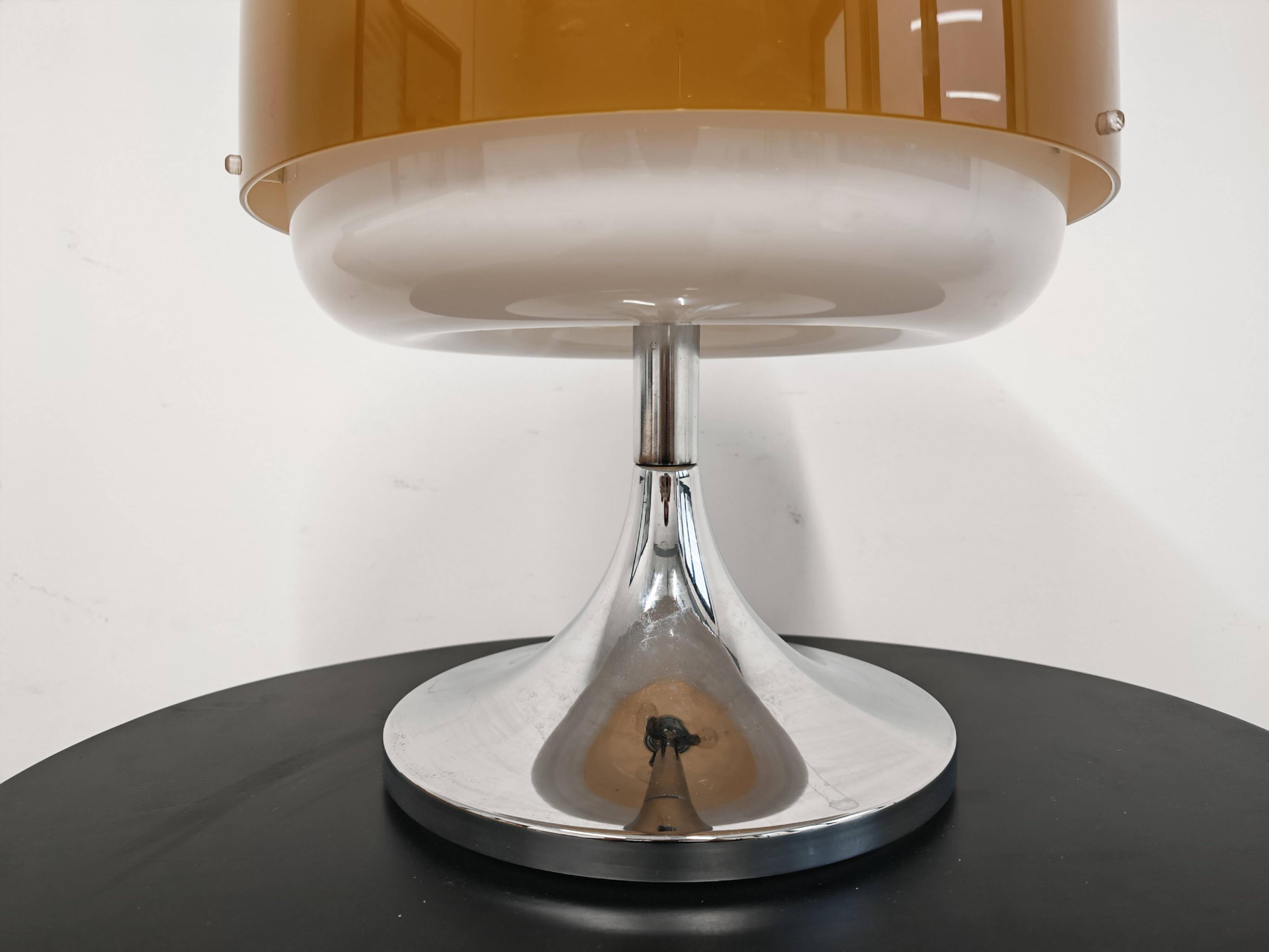 Lampe de table Mid Century Modern "Medusa" Luigi Massoni pour Harvey Guzzini