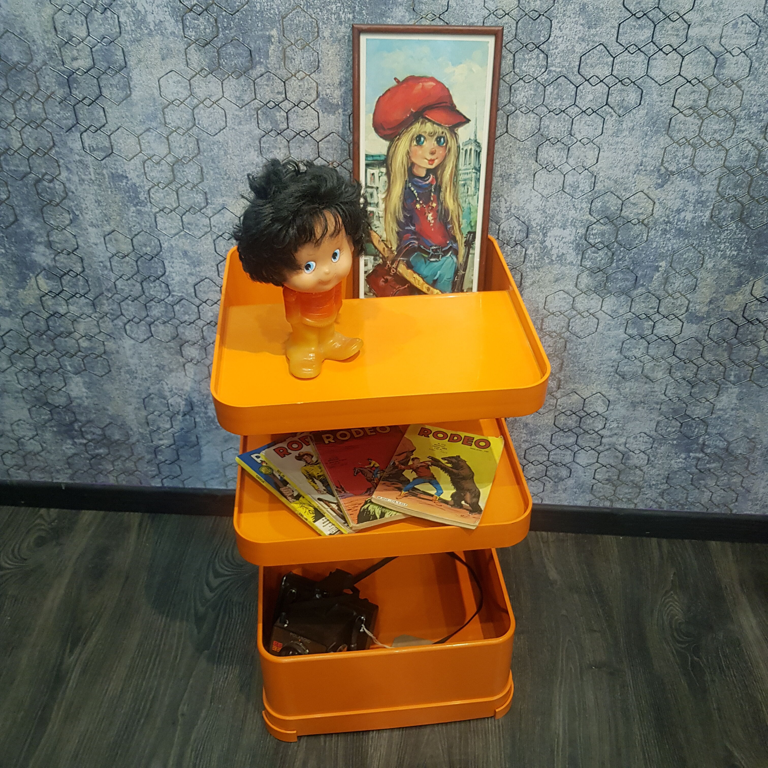 Bedside box 70s orange