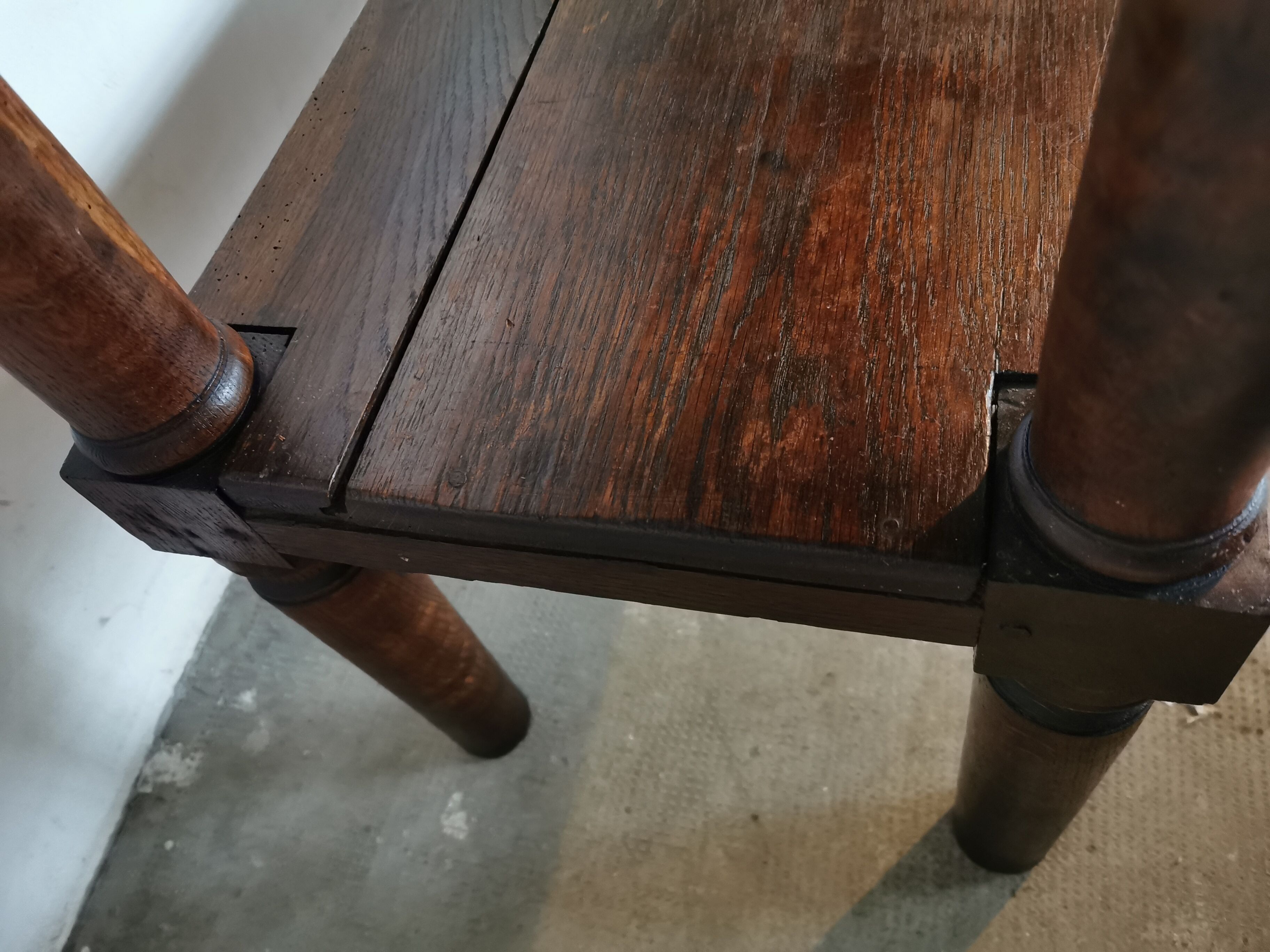 Draper table, oak wood console