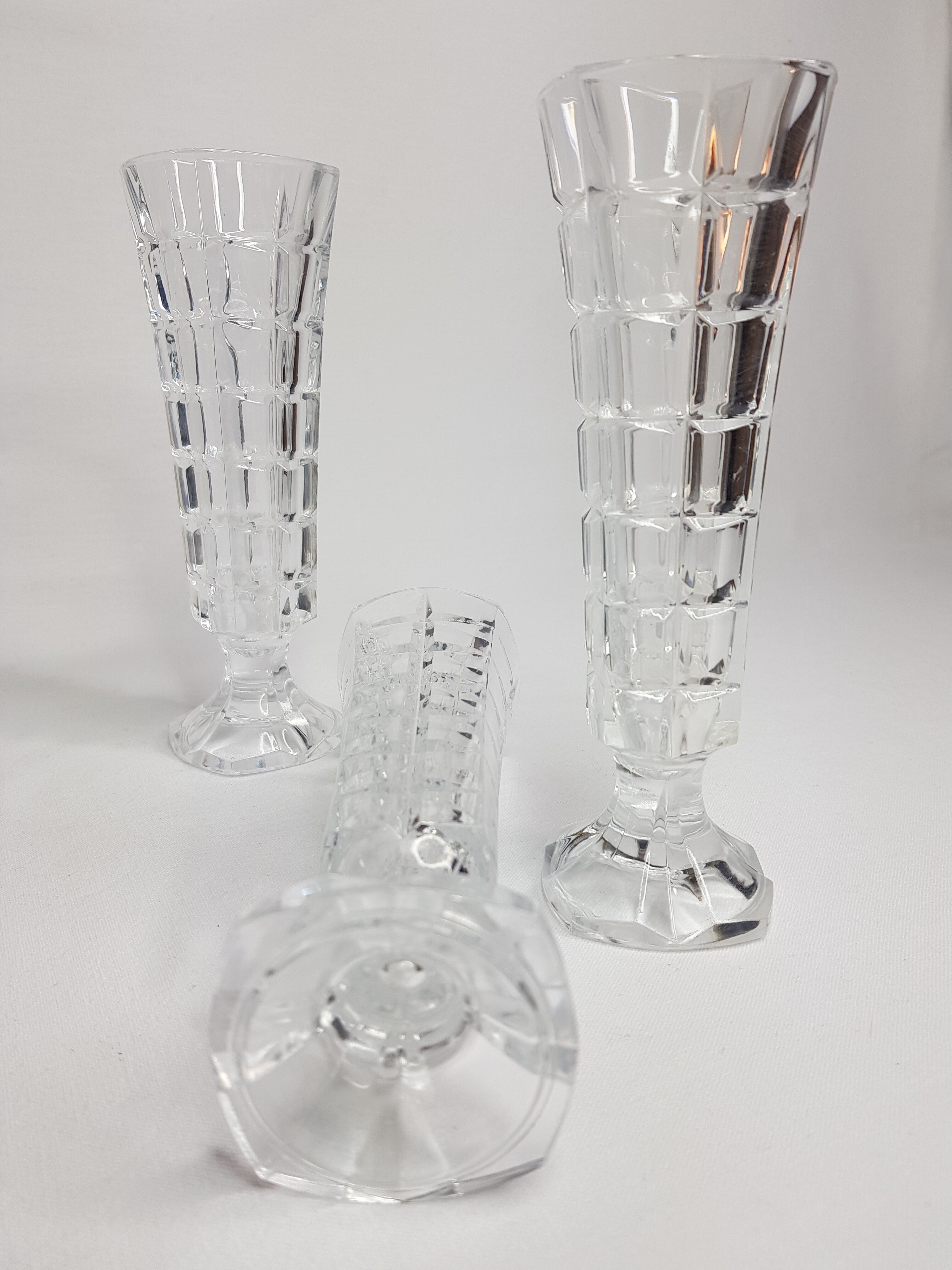 Set of three 17 cm vintage glass soliflore vases