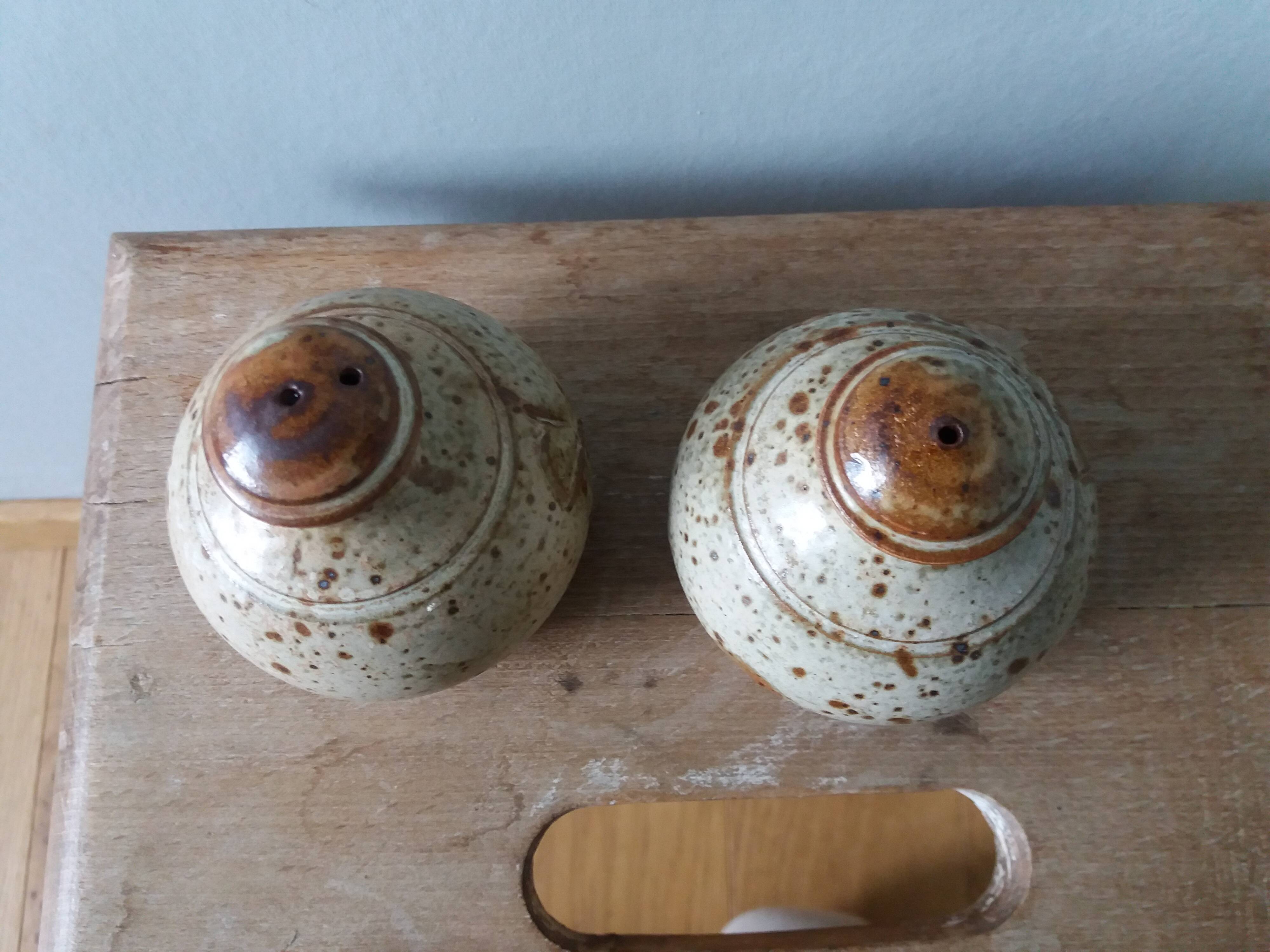 Salt and pepper shaker in Puisaye stoneware by Jean Pierre Prud'homme