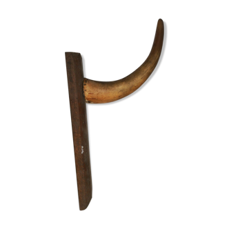 Cow horn coat holder