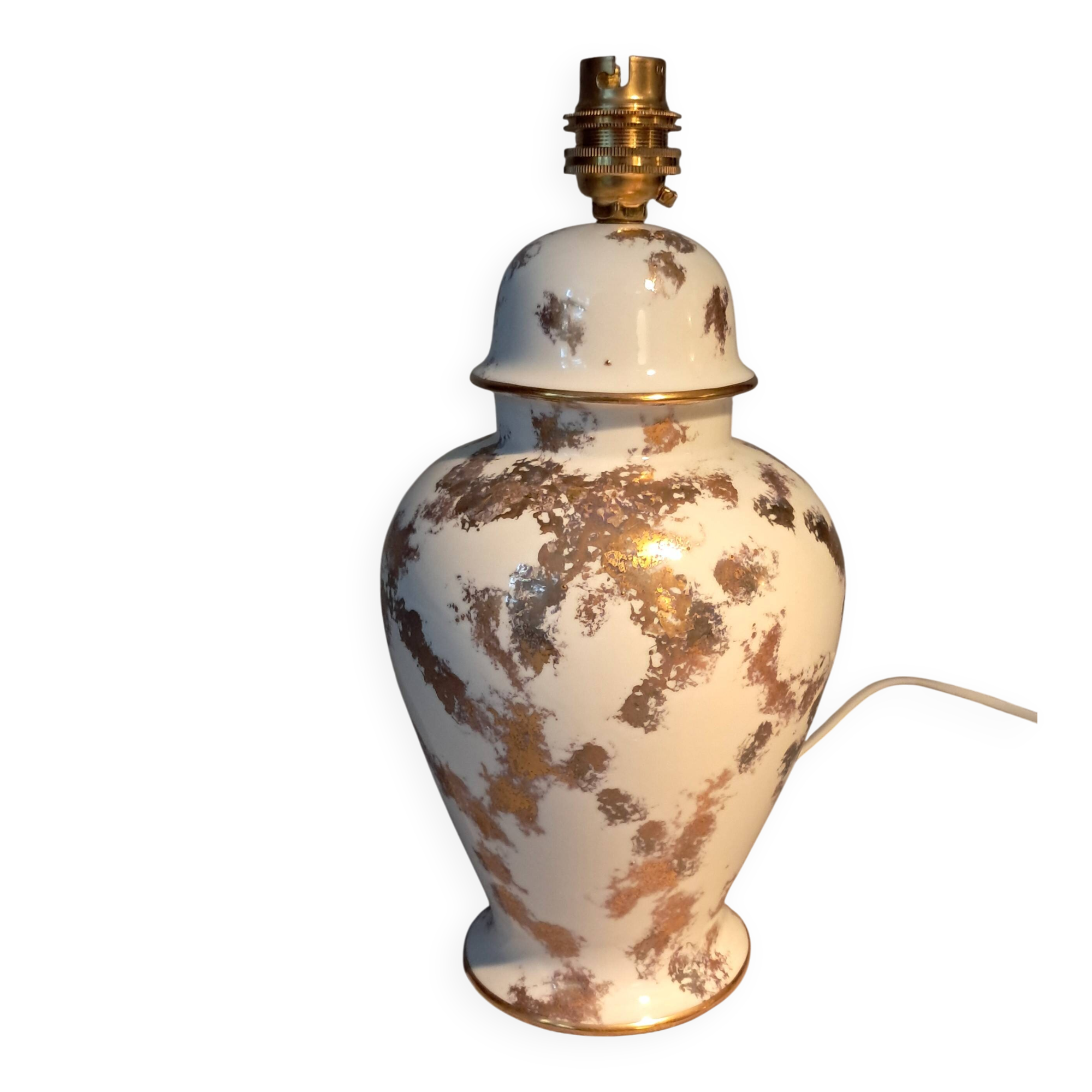 Fine porcelain lamp gilded with gold by Laure Selignac, Paris.