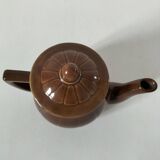 "Selfish" teapot