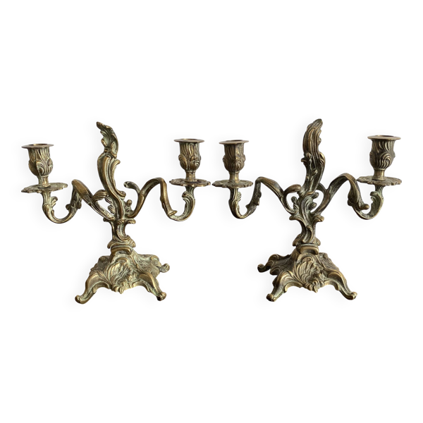 Paire de chandeliers rocaille  en bronze