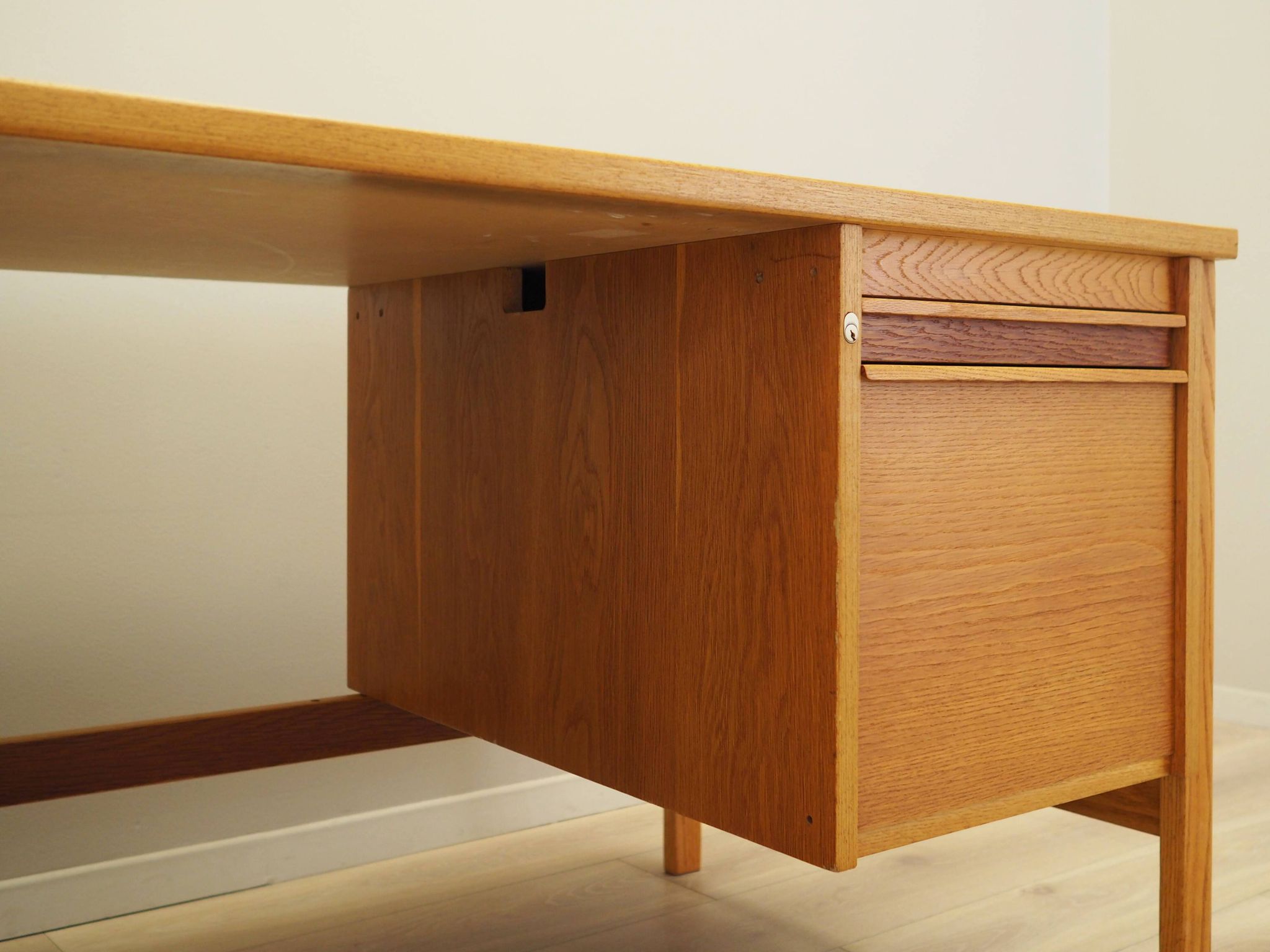 Ash desk, Norwegian design, 1970s, production: Norway