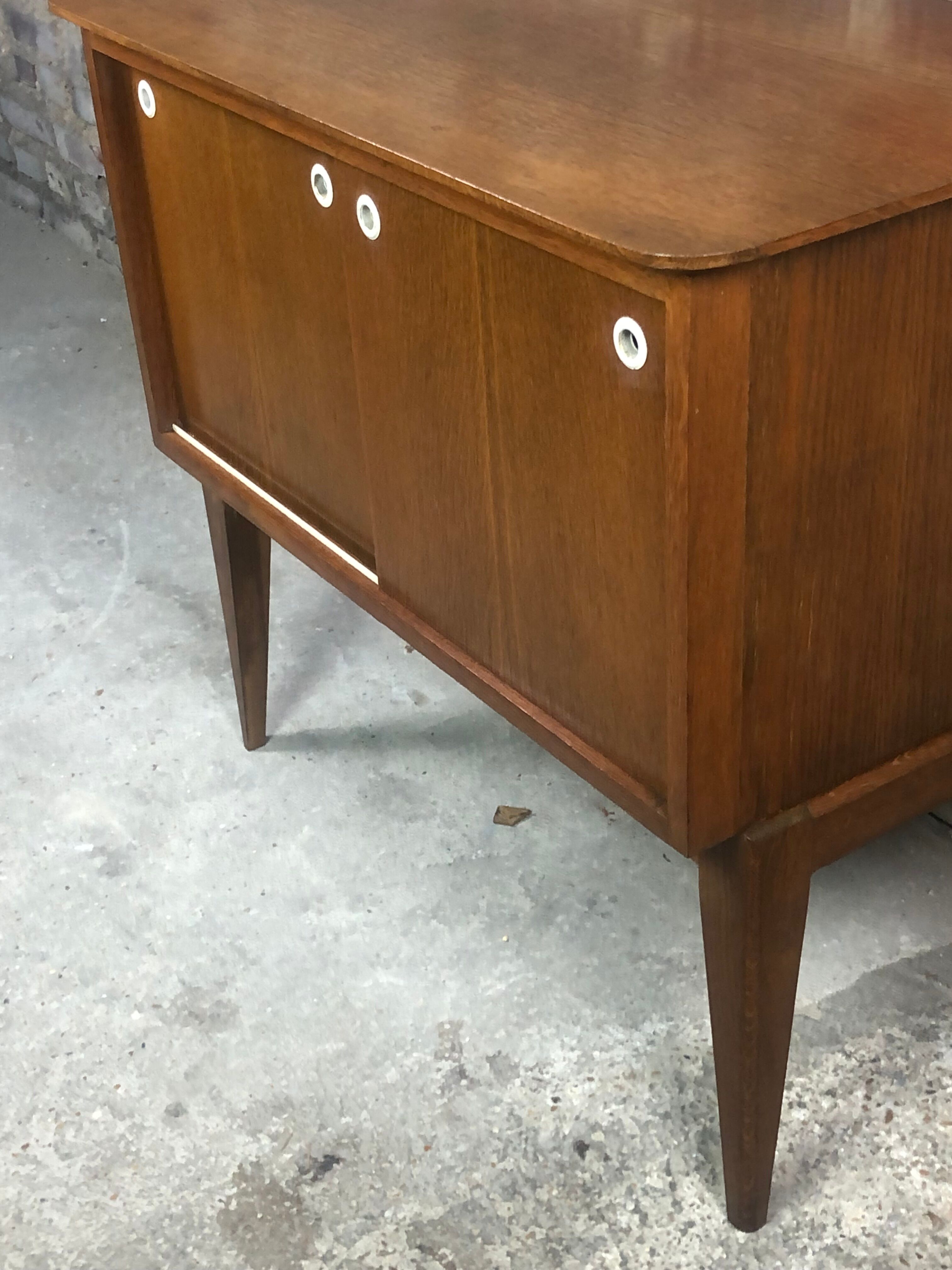 Music in vintage oak 60
