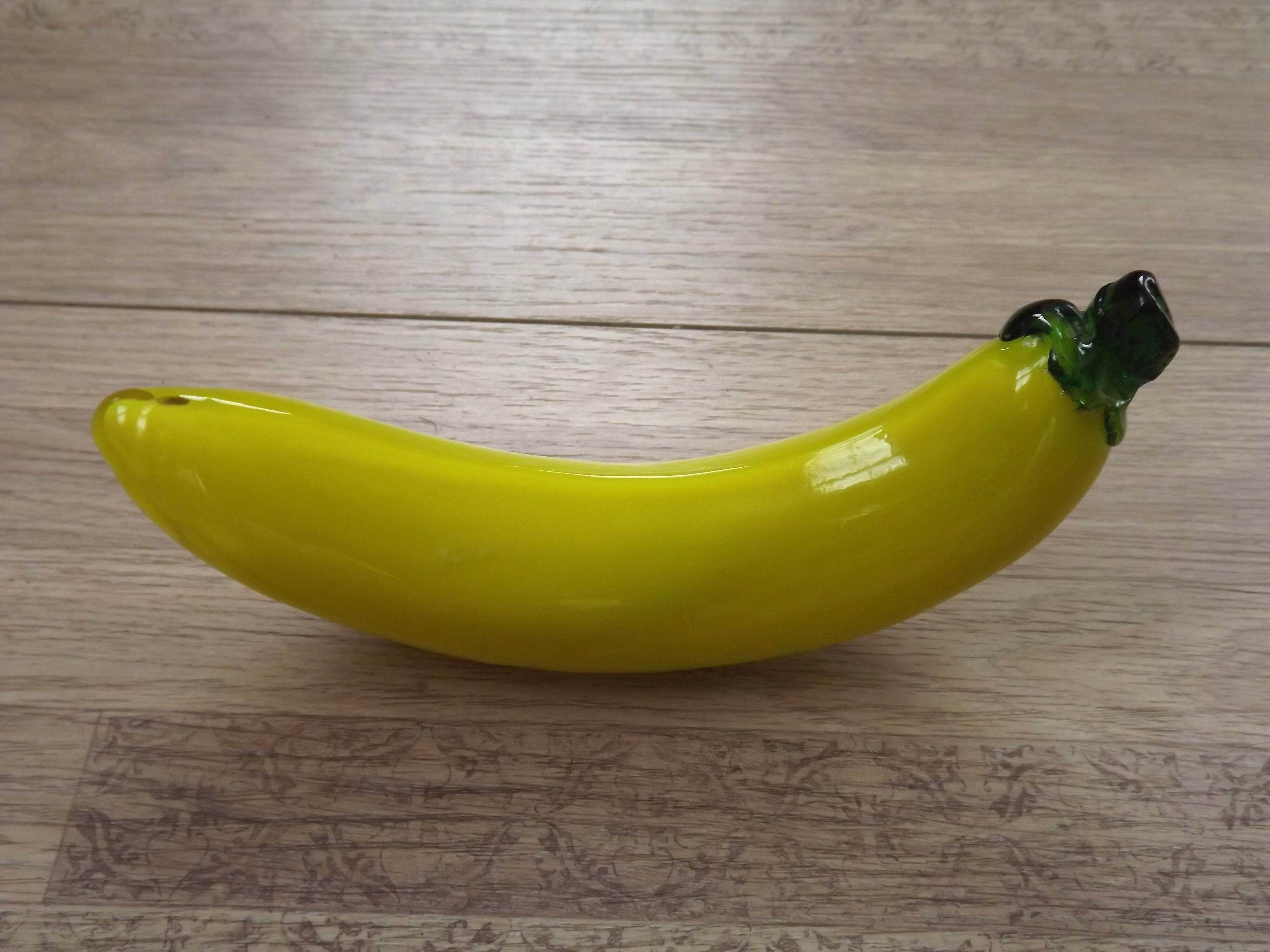 Vintage Murano Glass Fruit In The Shape Of A Yellow Banana 4990