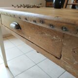 Farm table