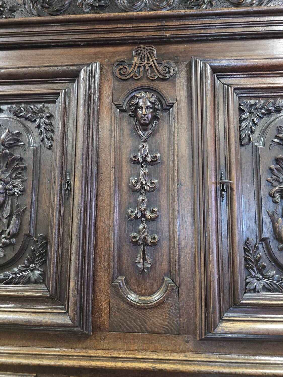 18th century Renaissance 4 door furniture