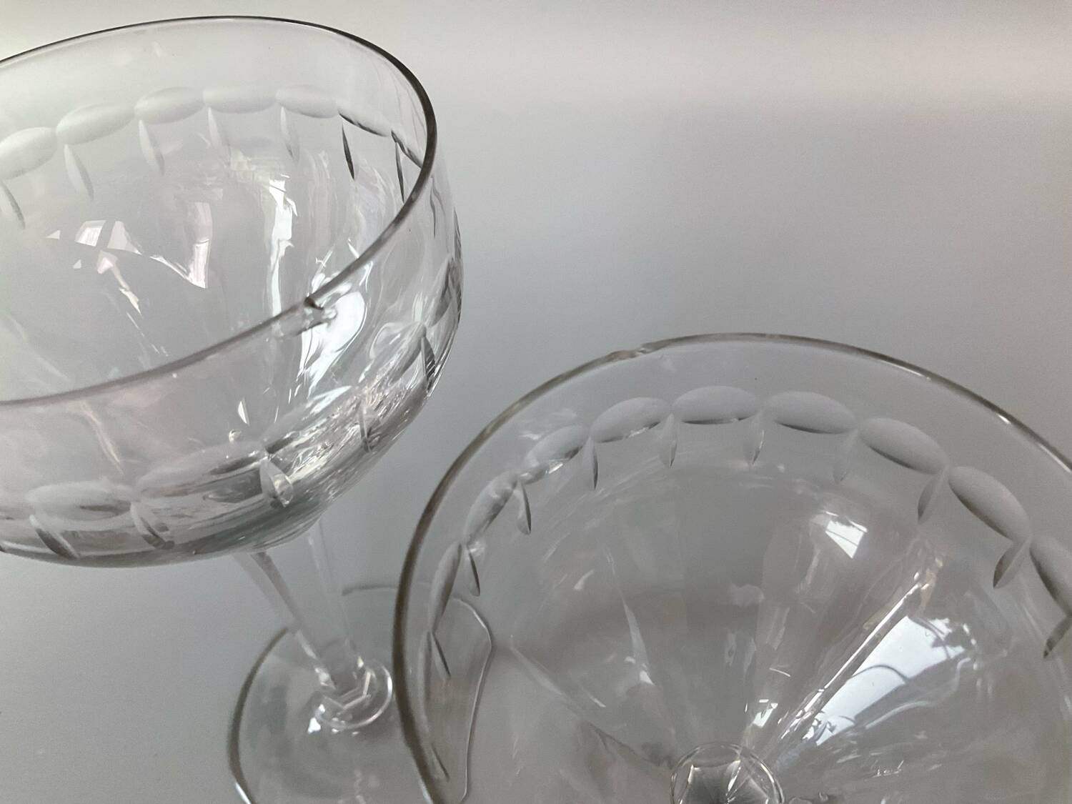 Stemmed glass service