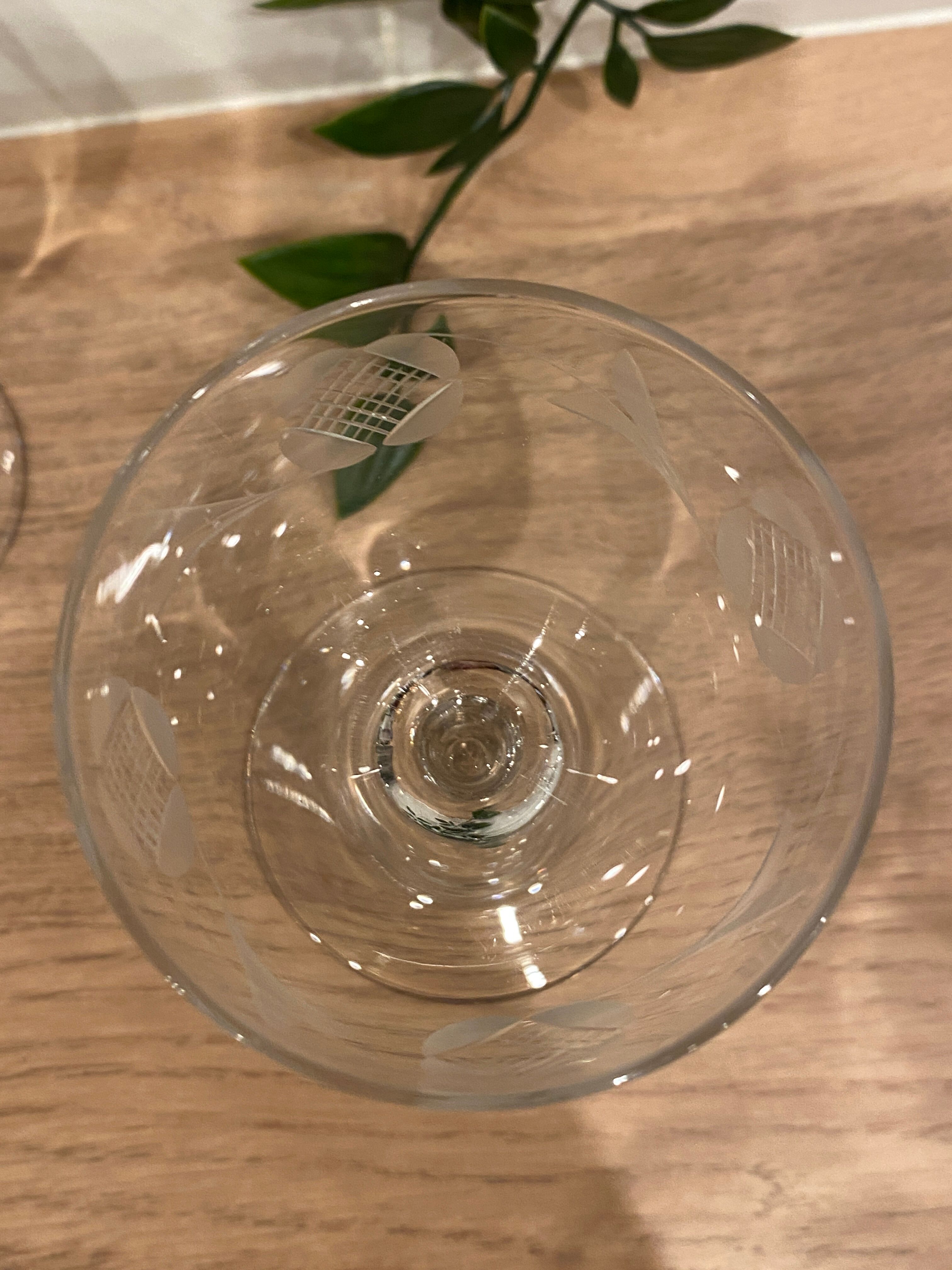 Set of 5 engraved glasses