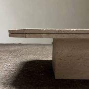 Design coffee table in raw travertine, mid-20th century Italy 1970.